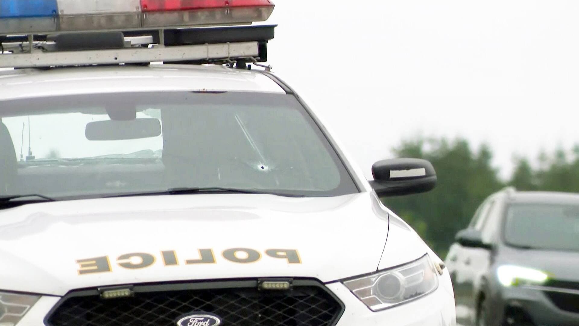 L’agente Catherine Giroux a été atteinte par un coup de feu qui a traversé le pare-brise de son autopatrouille.