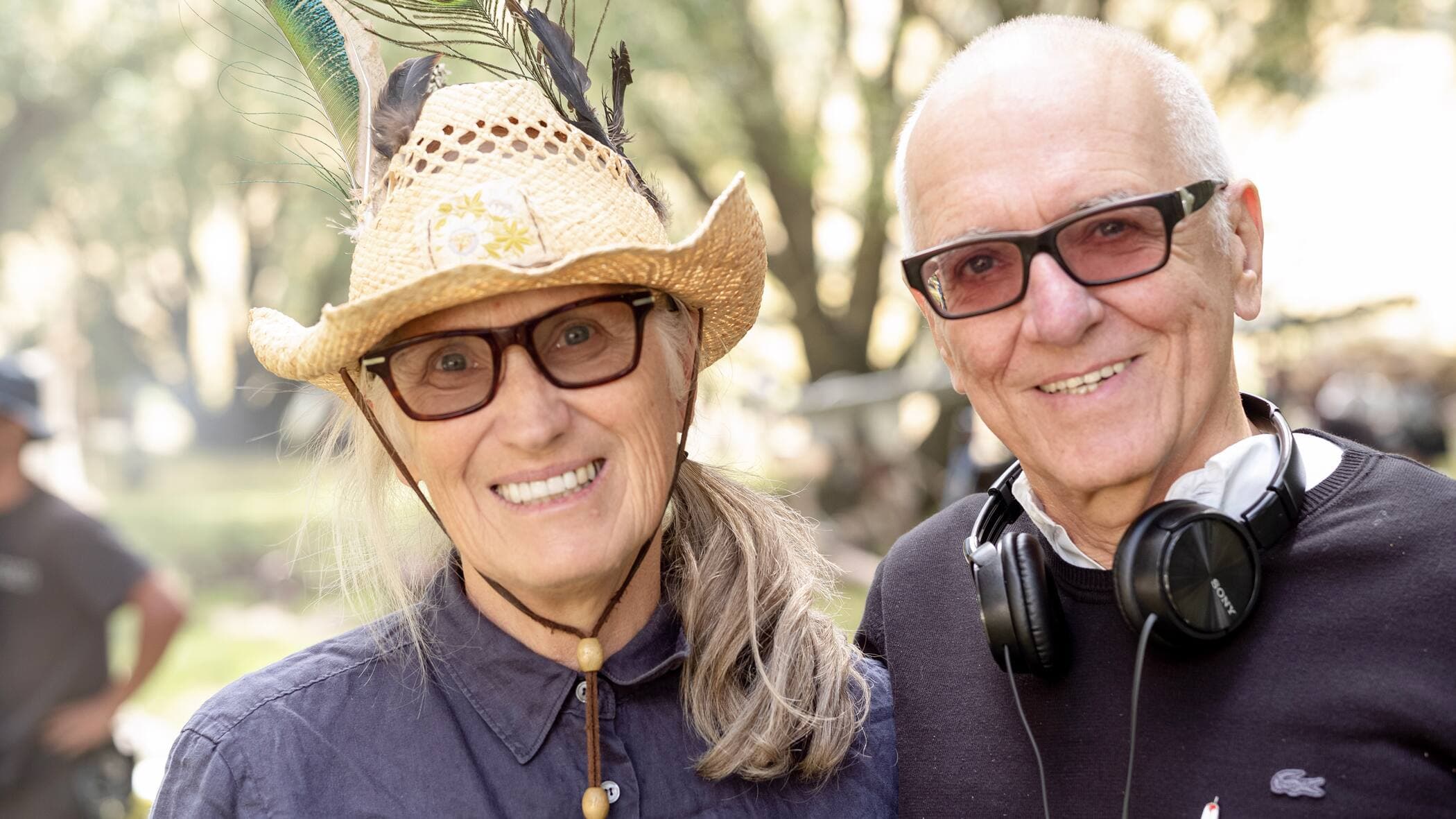 Le producteur québécois Roger Frappier et la réalisatrice Jane Campion sur le plateau de tournage du film <em>The Power of the Dog</em>, en Nouvelle-Zélande, en 2020.