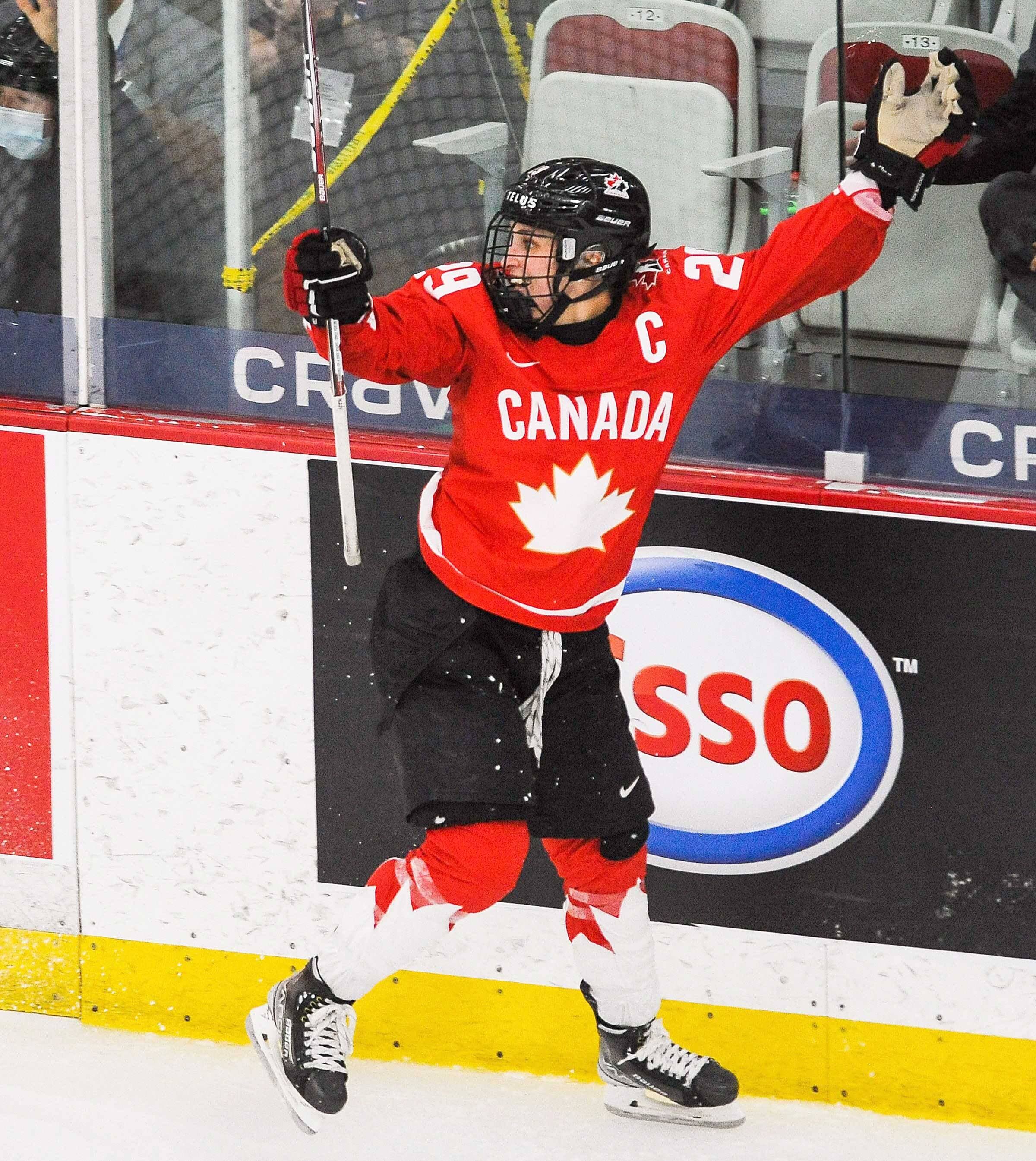 Marie-Philip Poulin a marqué le but vainqueur en prolongation face aux Américaines, procurant l’or aux Canadiennes lors du plus récent Championnat du monde de hockey féminin.
