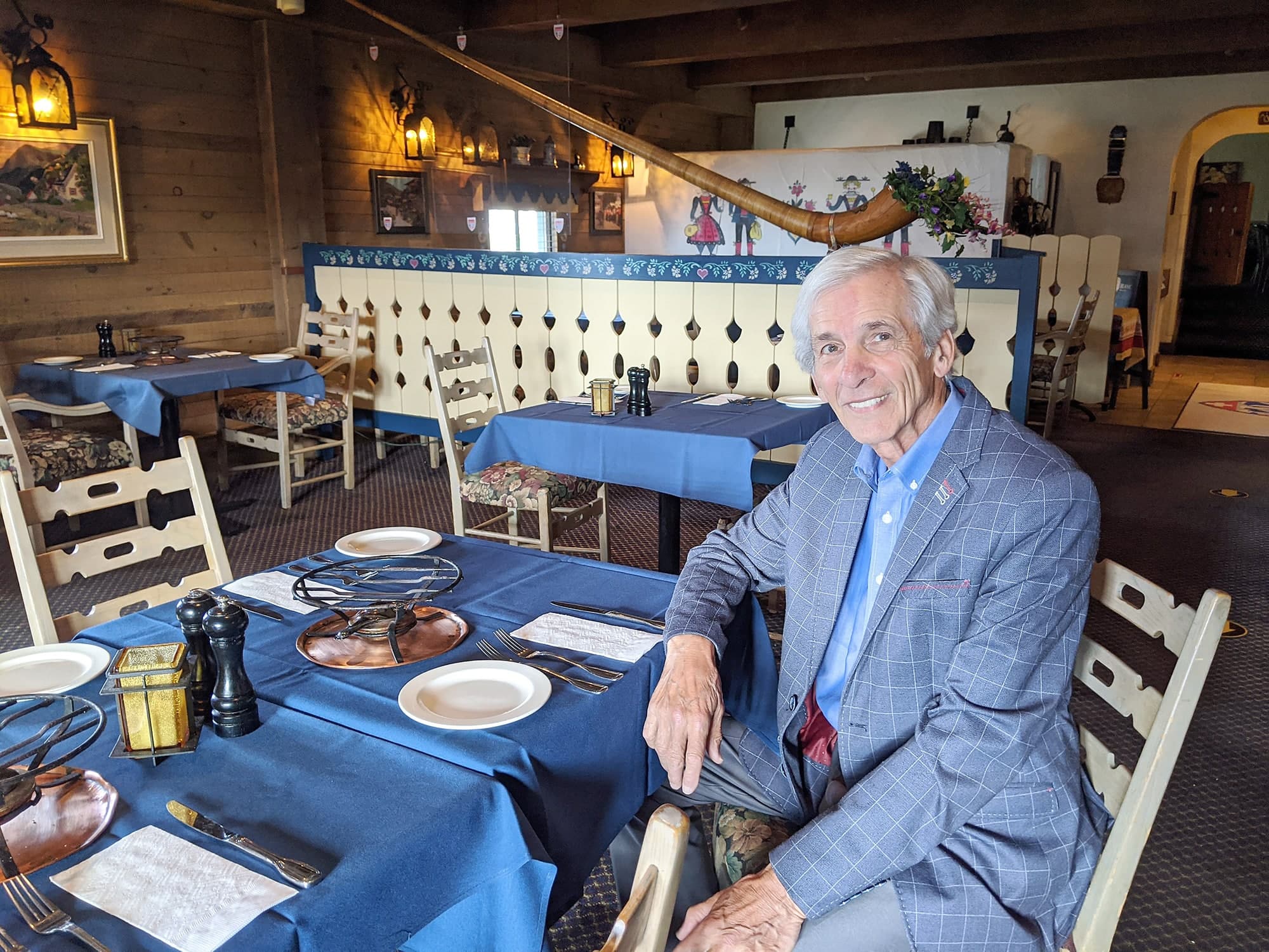 Un pilier de la restauration à Québec, Michel Moreau a annoncé récemment qu’il tirait sa révérence. Nombreux sont les clients qui ont voulu aller s’imprégner des lieux une dernière fois parce que le restaurant affiche complet jusqu’à sa fermeture, le 26 septembre.