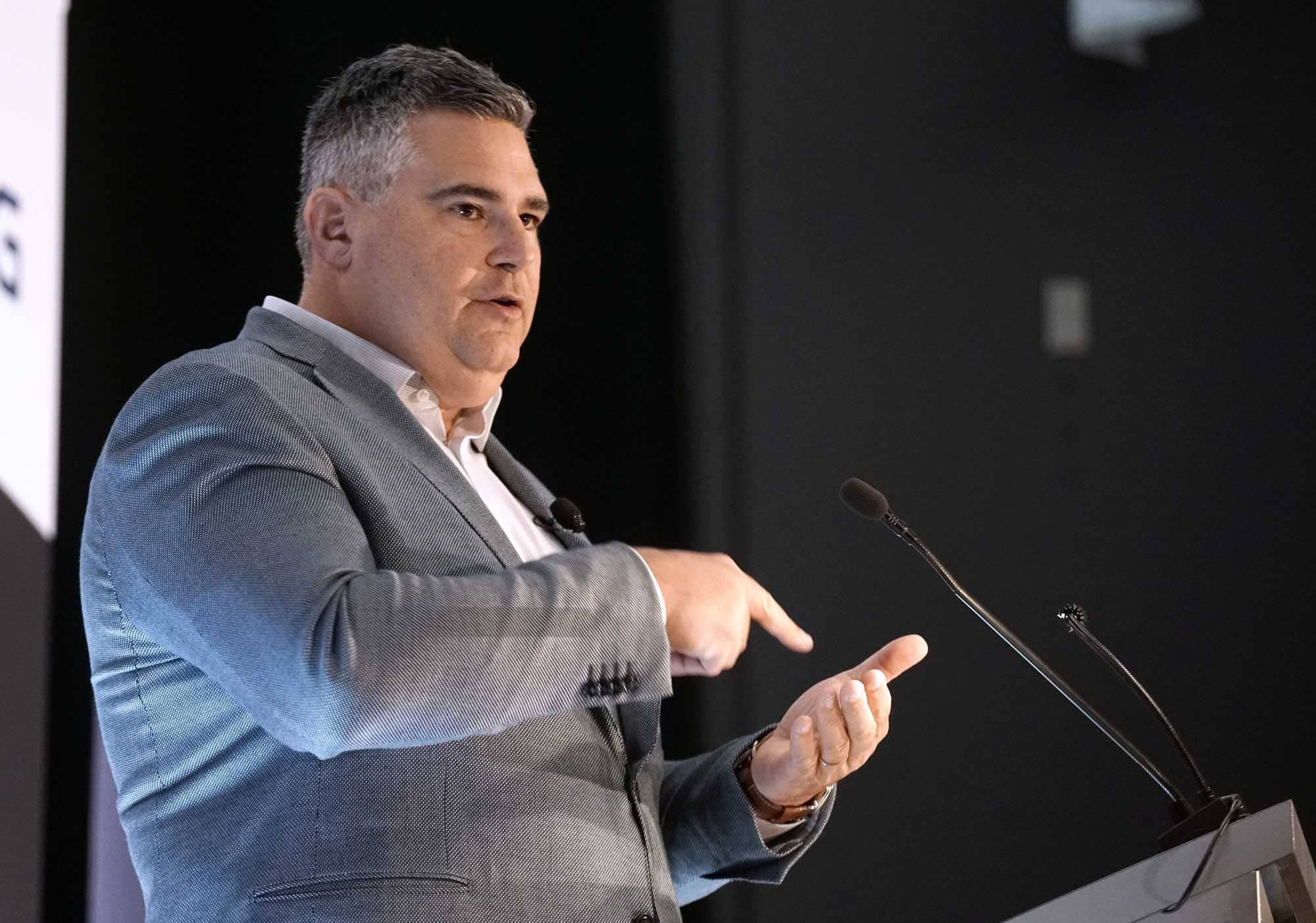 Le PDG du Groupe Aldo David Bensadoun (ici, en 2019), a profité de son passage à la tribune de la Chambre de commerce du Montréal métropolitain hier pour lancer quelques messages à l’endroit du gouvernement, des établissements d’enseignement et de ses clients.