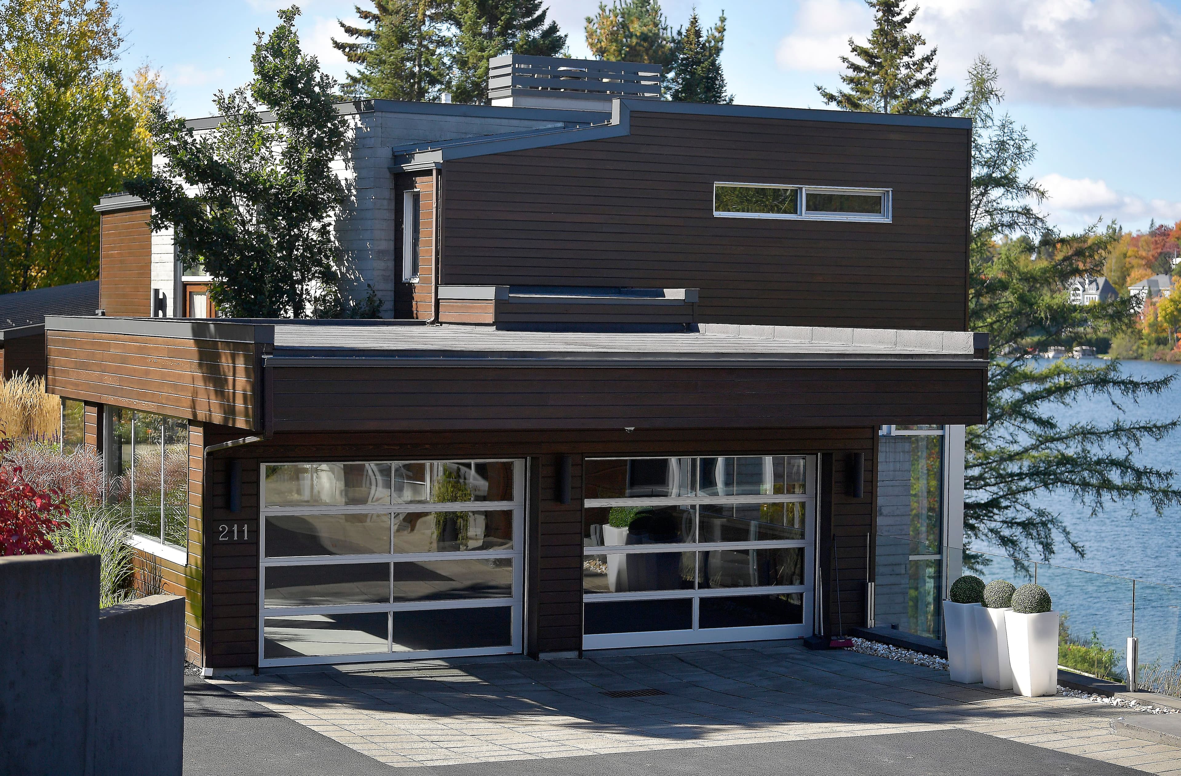 Cette résidence de Lac-Beauport a été acquise par la conjointe de « Sarto » Lacroix pour la coquette somme de 4,15 M$.