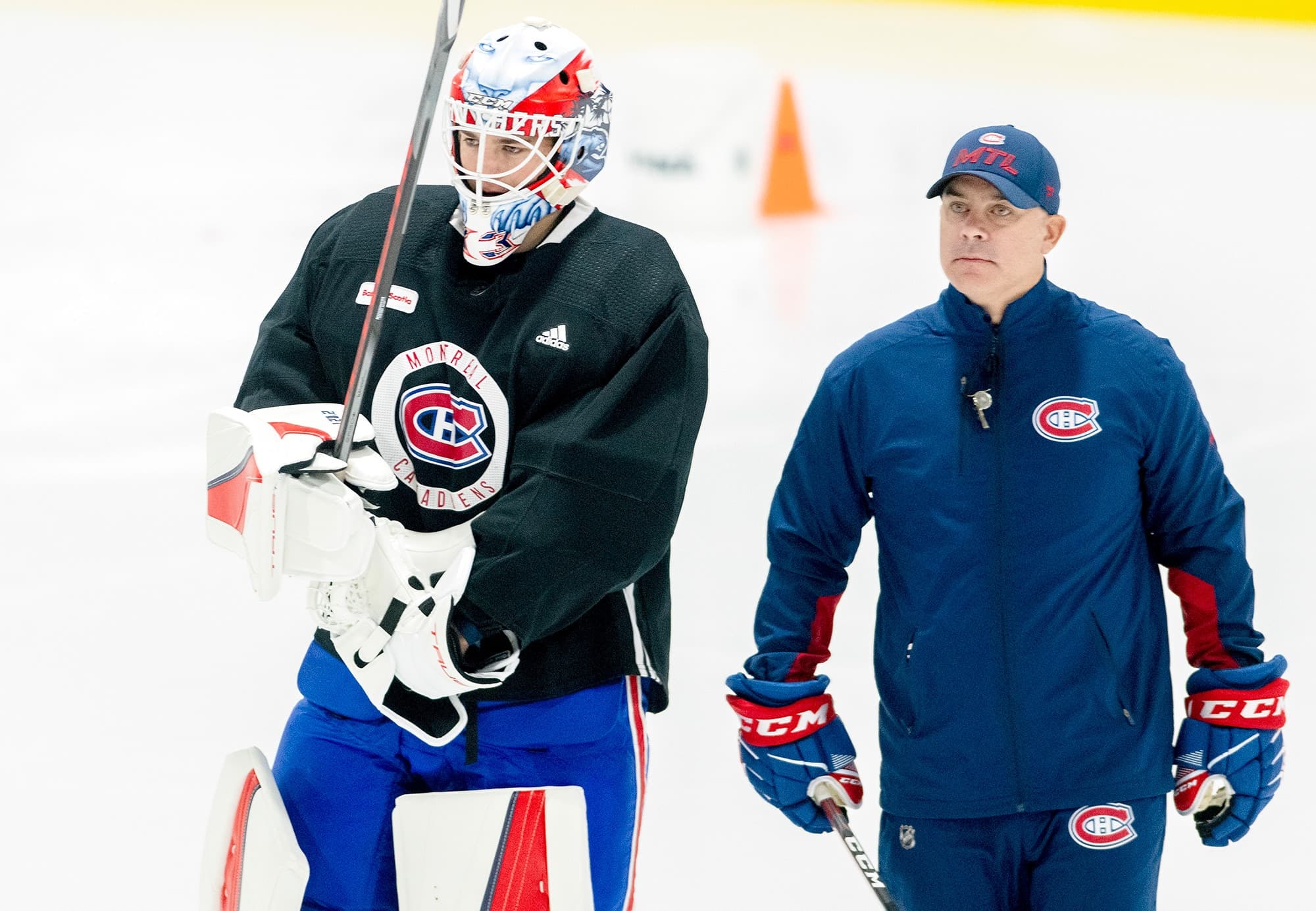 Le portier Samuel Montembeault et l’entraîneur-chef Dominique Ducharme auront d’énormes défis à affronter pendant l’absence du gardien Carey Price.