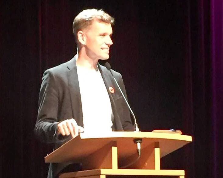 Mardi soir, Bruno Marchand, chef de Québec Forte et Fière, a réuni 340 sympathisants de son parti pour son deuxième rassemblement de la campagne électorale.