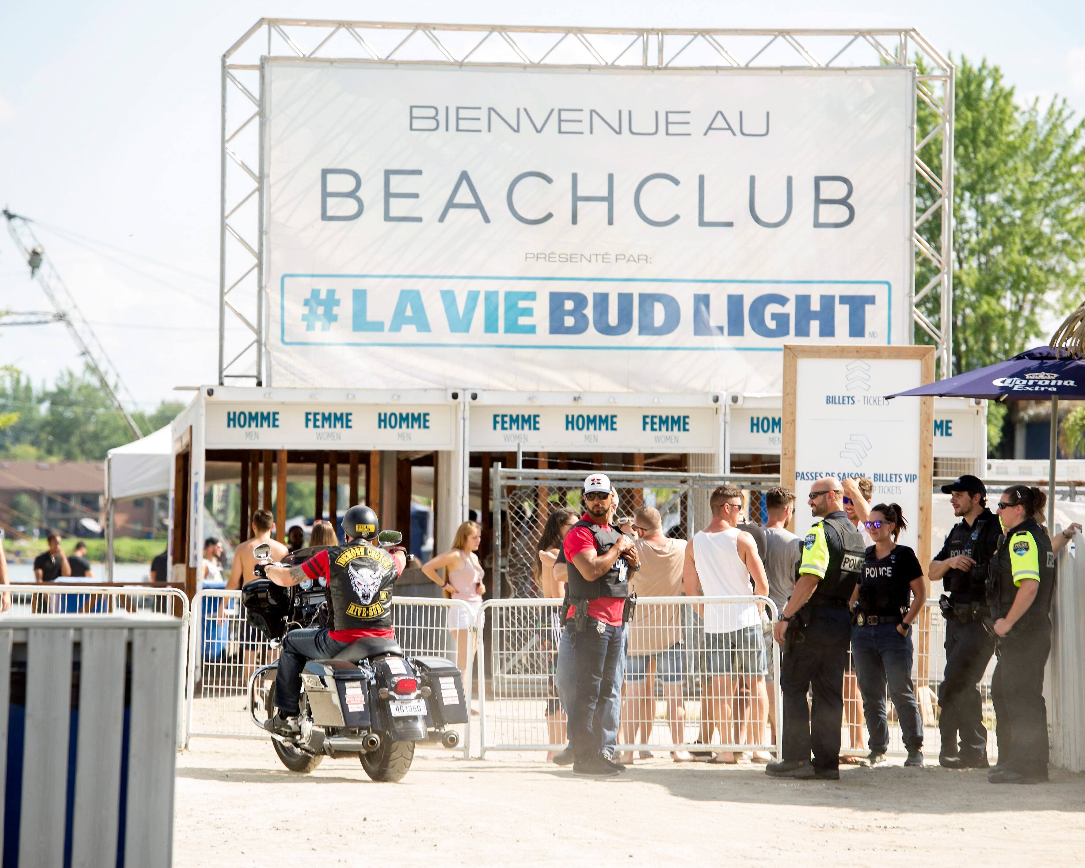 Comme à chaque événement, il y avait une présence policière accrue lors du Canada Run des Hells Angels, le 12 août 2018, au Beach Club à Pointe-Calumet.