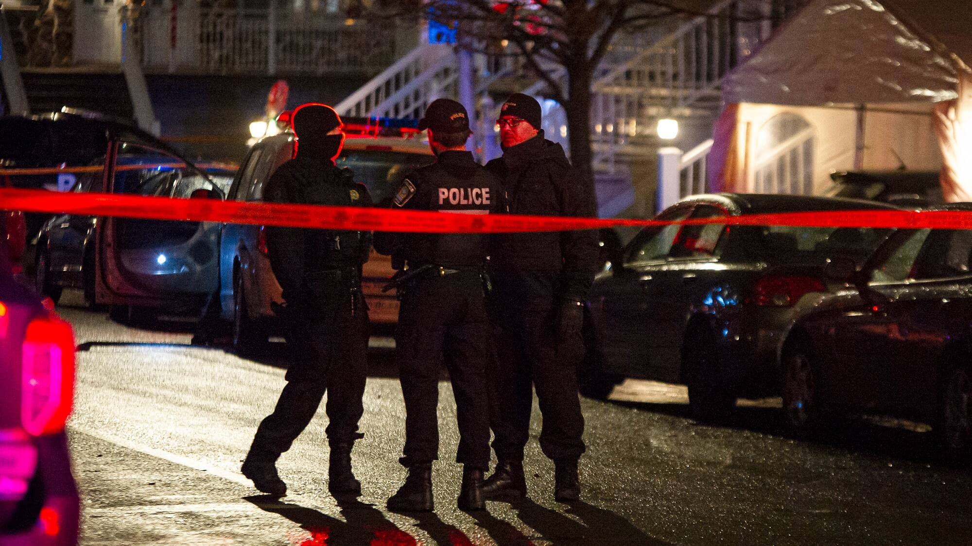 Les coups de feu tirés tôt en soirée ont semé la commotion dans le secteur.