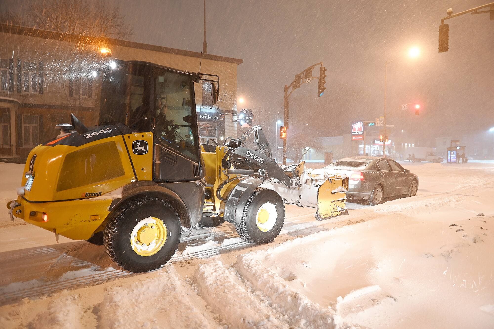 Les équipes d’entretien n’ont pas chômé, lundi, à Québec.