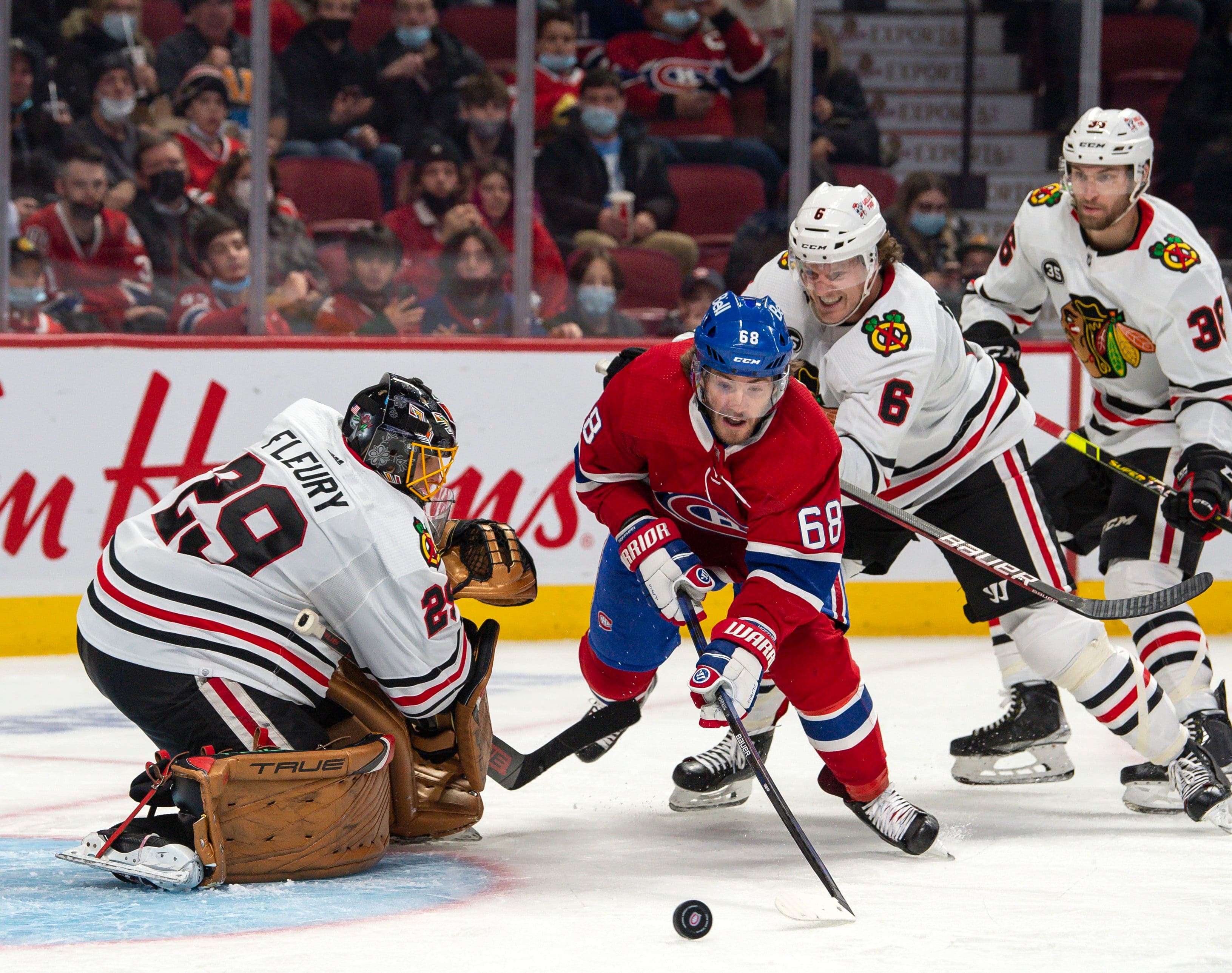 Le gardien des Blackhawks Marc-André Fleury n’avait rien donné à Mike Hoffman et au Canadien lors du dernier match avec plus de 20 000 spectateurs au Centre Bell, le 9 décembre.