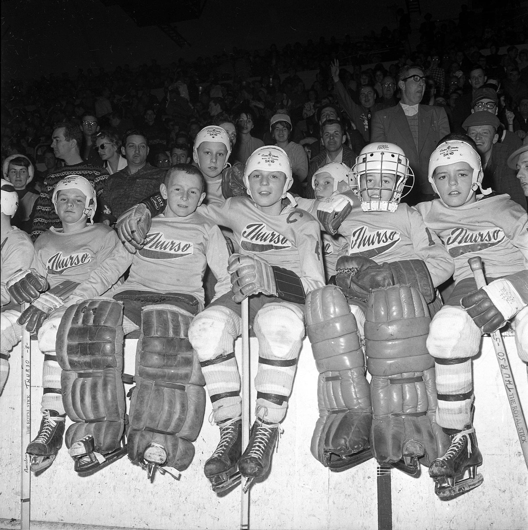 La même année, Lafleur remporte le trophée de la classe C avec l’équipe de Thurso, dont il est le capitaine.