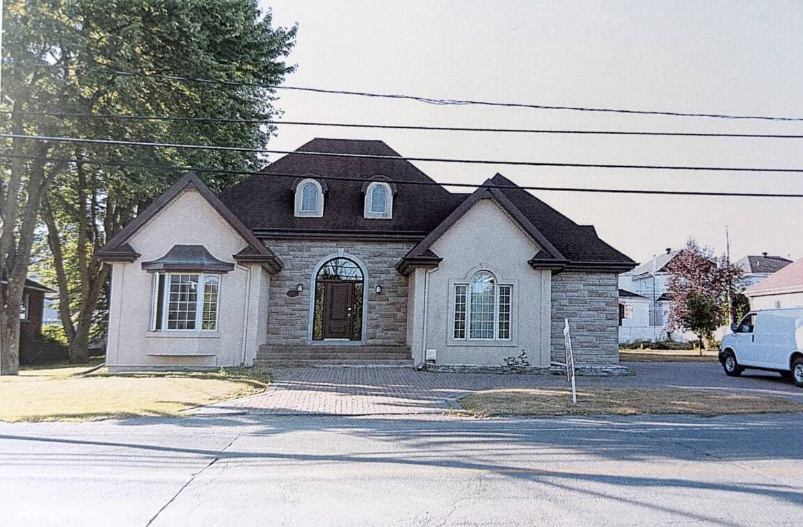 C’est dans cette maison de Laval, située au 240, rue Principale, que le président de Cora aurait été séquestré en mars 2017, après avoir été enlevé, chez lui.
