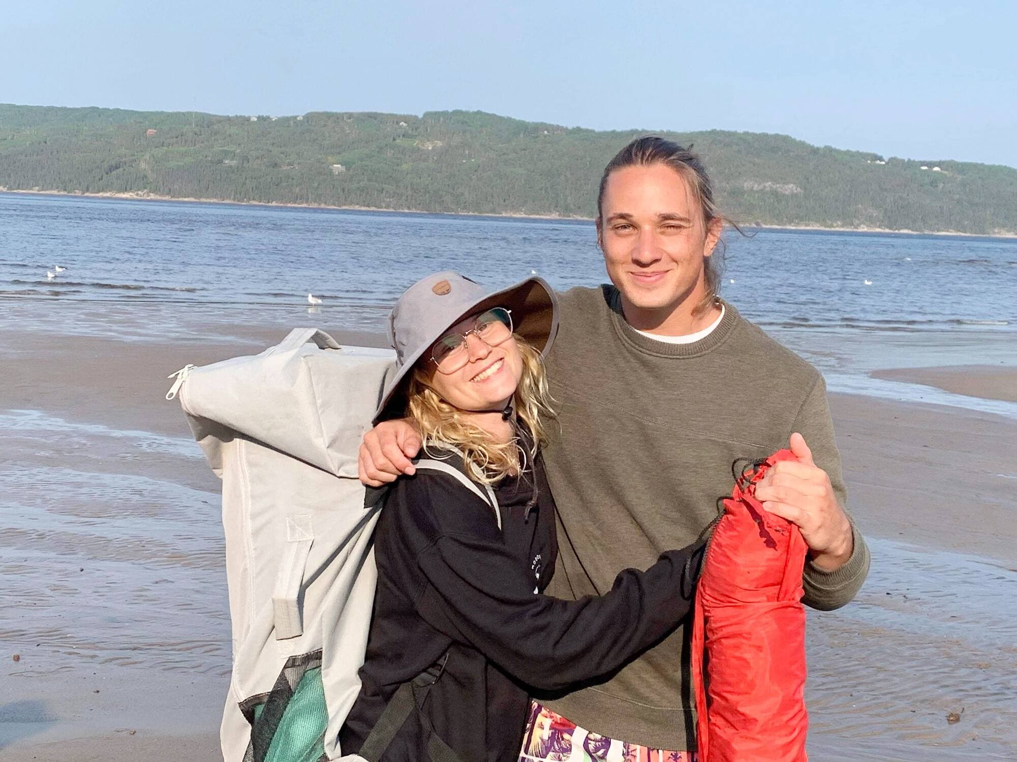 Le travailleur humanitaire et sa fiancée Rachel Audet. Cette dernière attend impatiemment le retour de son amoureux à Sherbrooke.