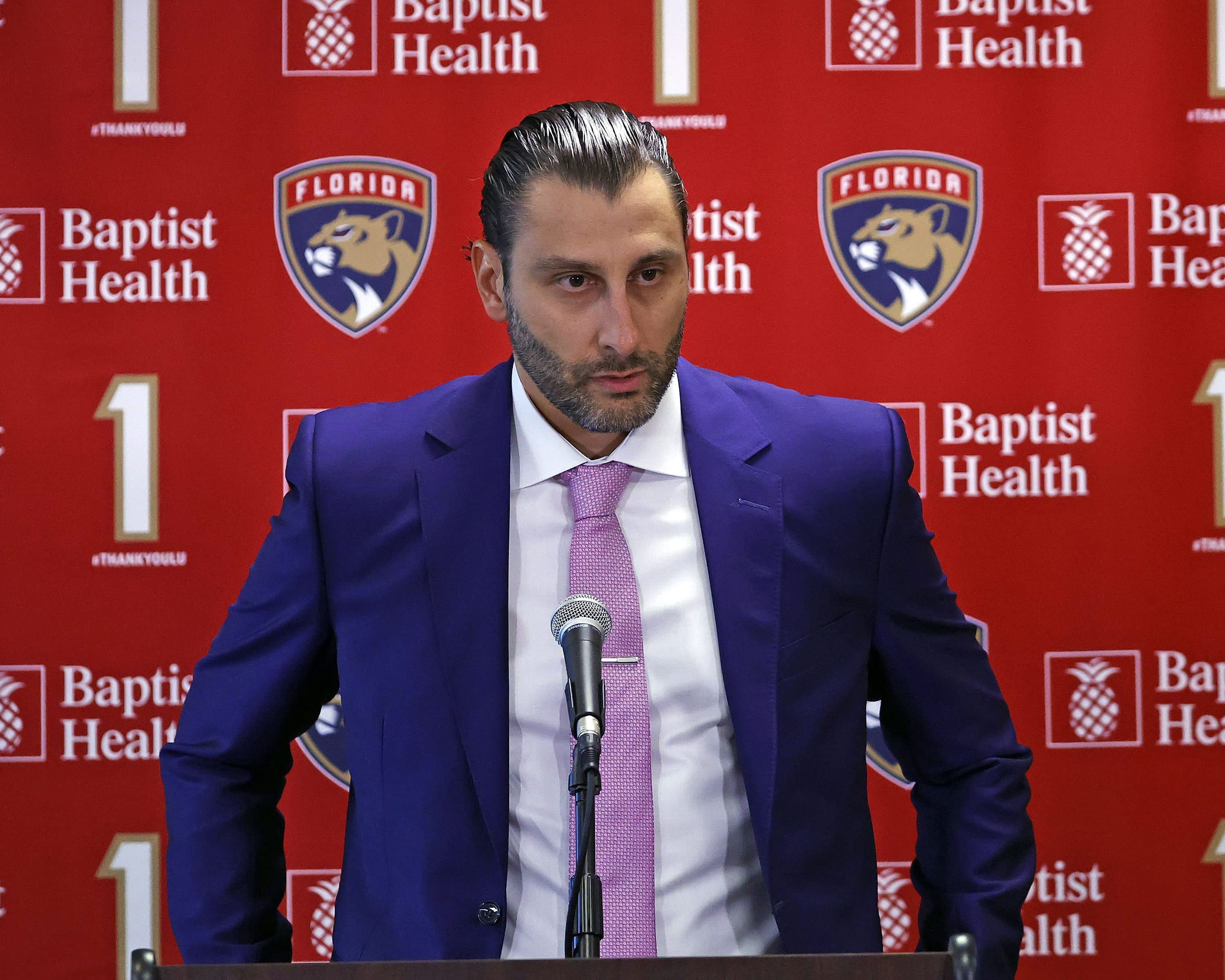 En juin 2019, il annonce sa retraite.