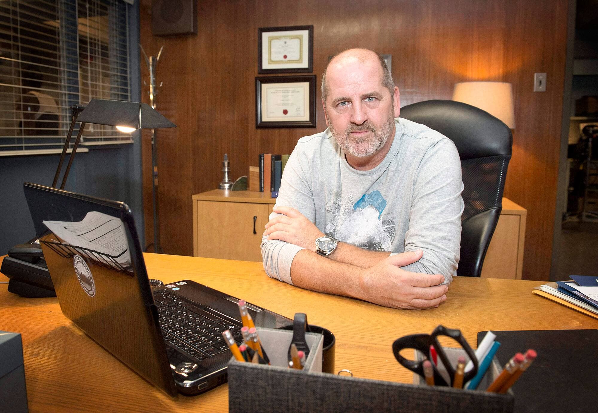 Luc Dionne au Centre des dramatiques quotidiennes de Radio-Canada, en août 2016.