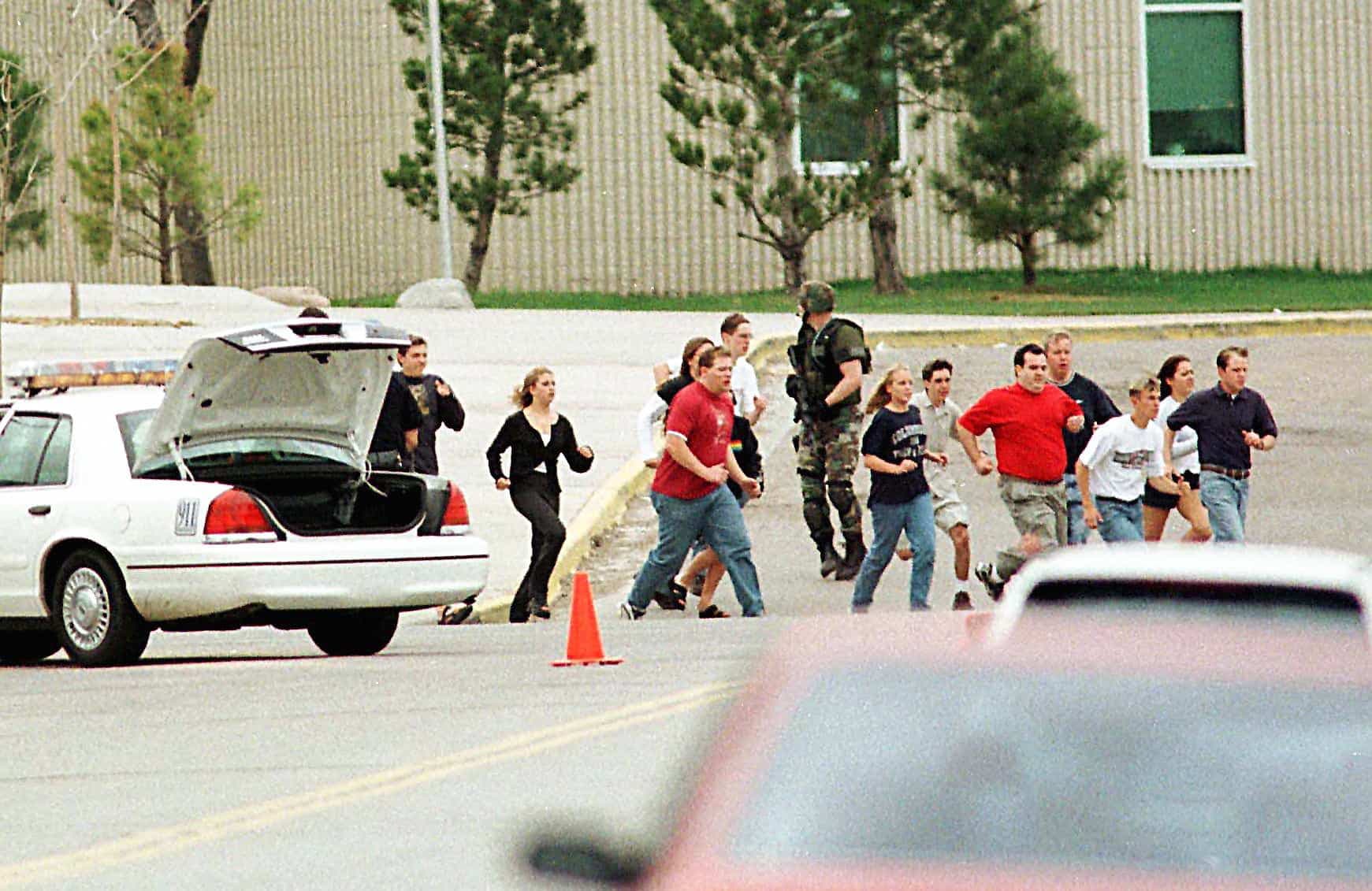 La tuerie de Columbine, qui a fait 15 morts en 1999, et le documentaire Bowling for Columbine ont inspiré des adolescents qui planifiaient un massacre à leur école secondaire de Montréal.