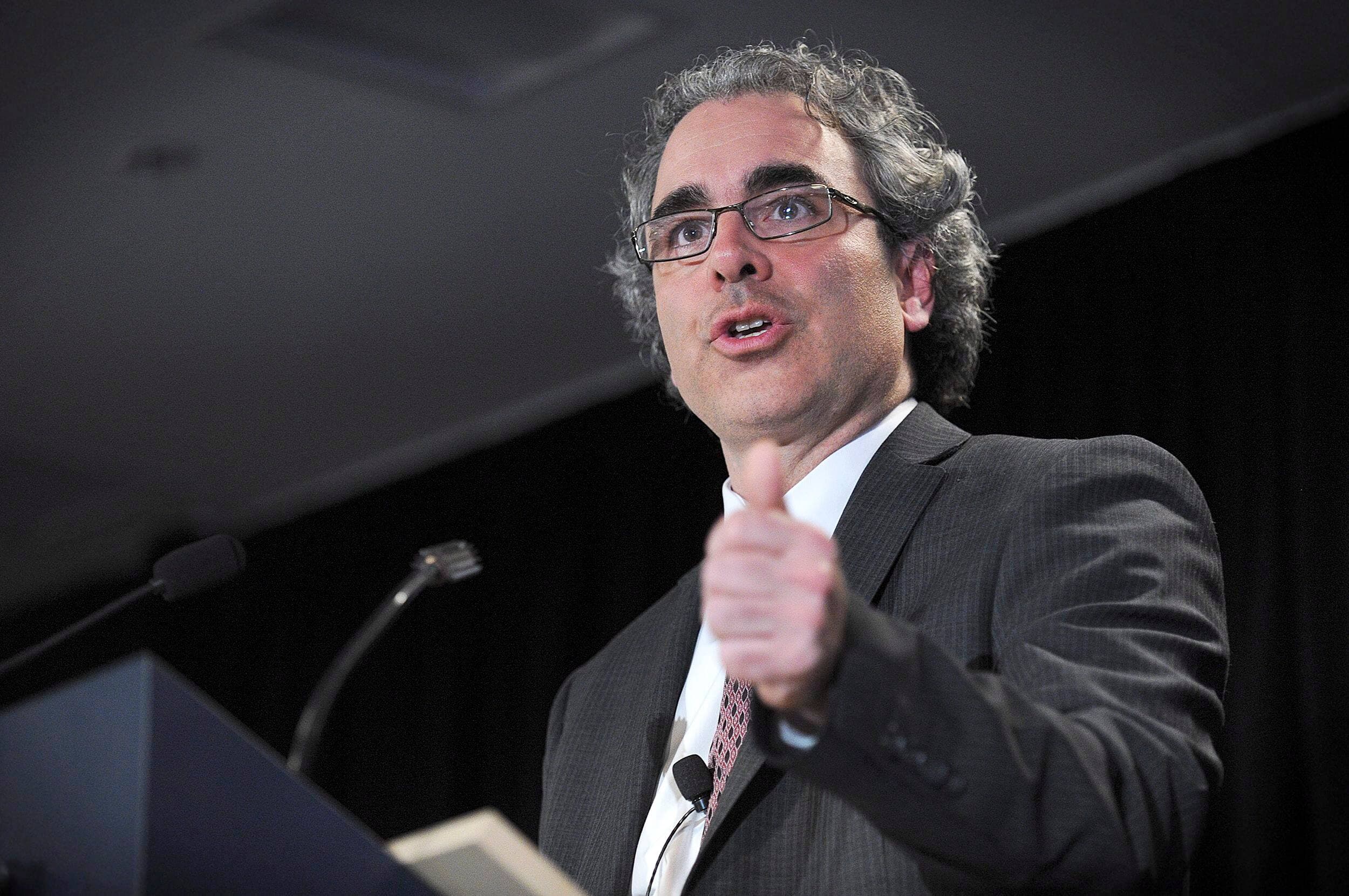 Luc Godbout, fiscaliste et auteur