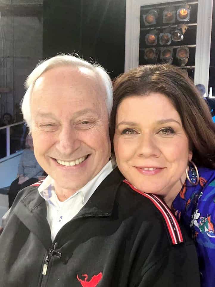 En rendant hommage au cinéaste Jean-Claude Lord, Marina Orsini a publié cette photo récente d’elle et lui sur sa page Facebook.