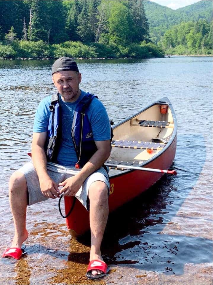 Dave Blais Robitaille est en liberté conditionnelle totale depuis octobre 2018. Cela lui permet de purger une partie de sa peine, qui doit prendre fin en 2024, sous surveillance dans la collectivité, pourvu qu’il respecte certaines conditions.