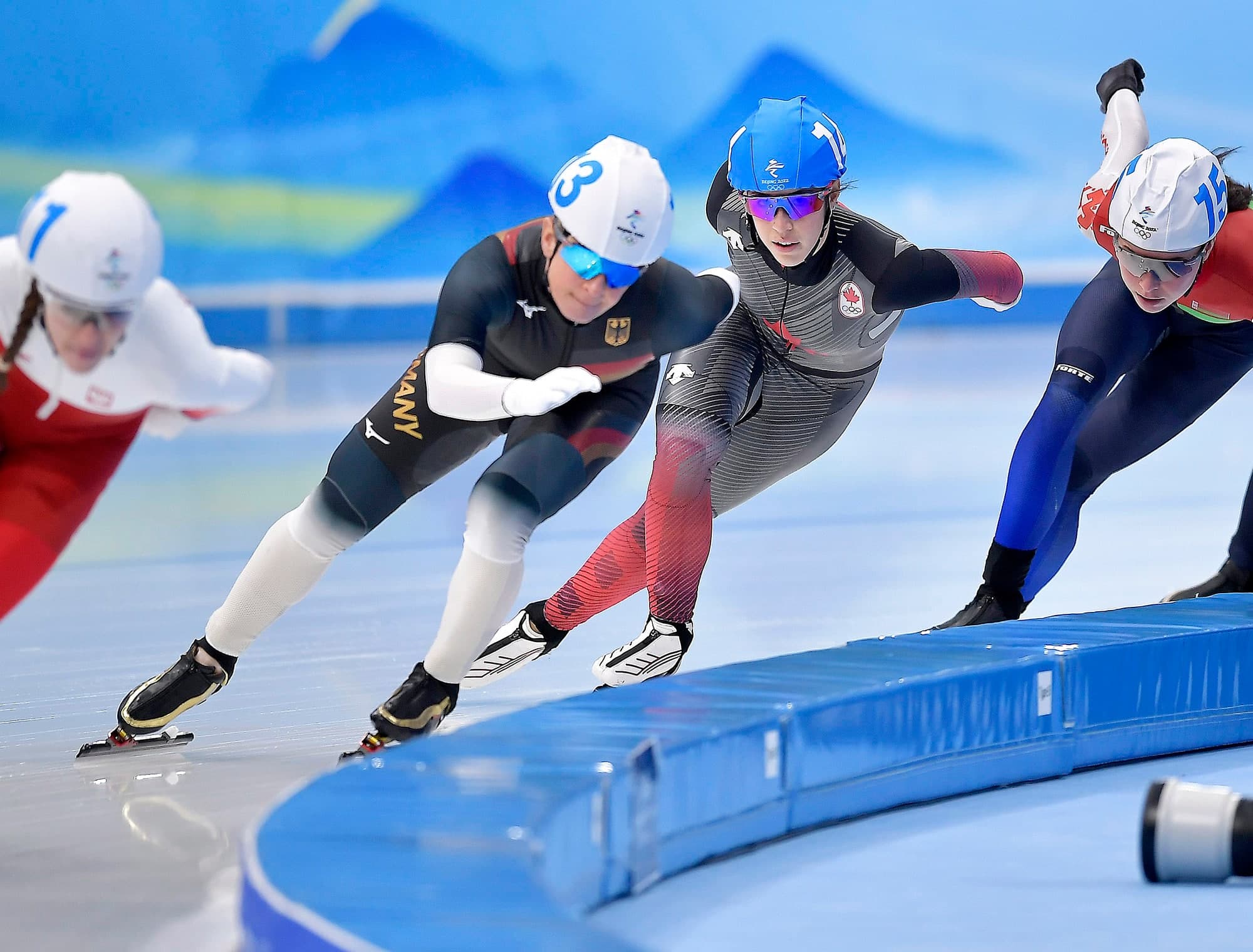 Valérie Maltais en route vers sa sixième position à l’épreuve du départ groupé.