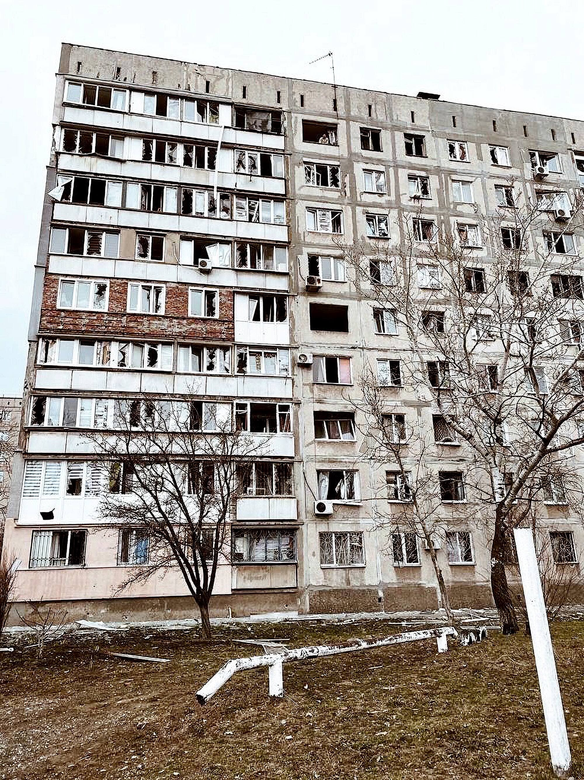 Une ancienne résidente de Marioupol nous a fourni une des rares photos prises après les bombardements de cette ville coupée de toute communication et qui « n’existe plus », selon son maire.