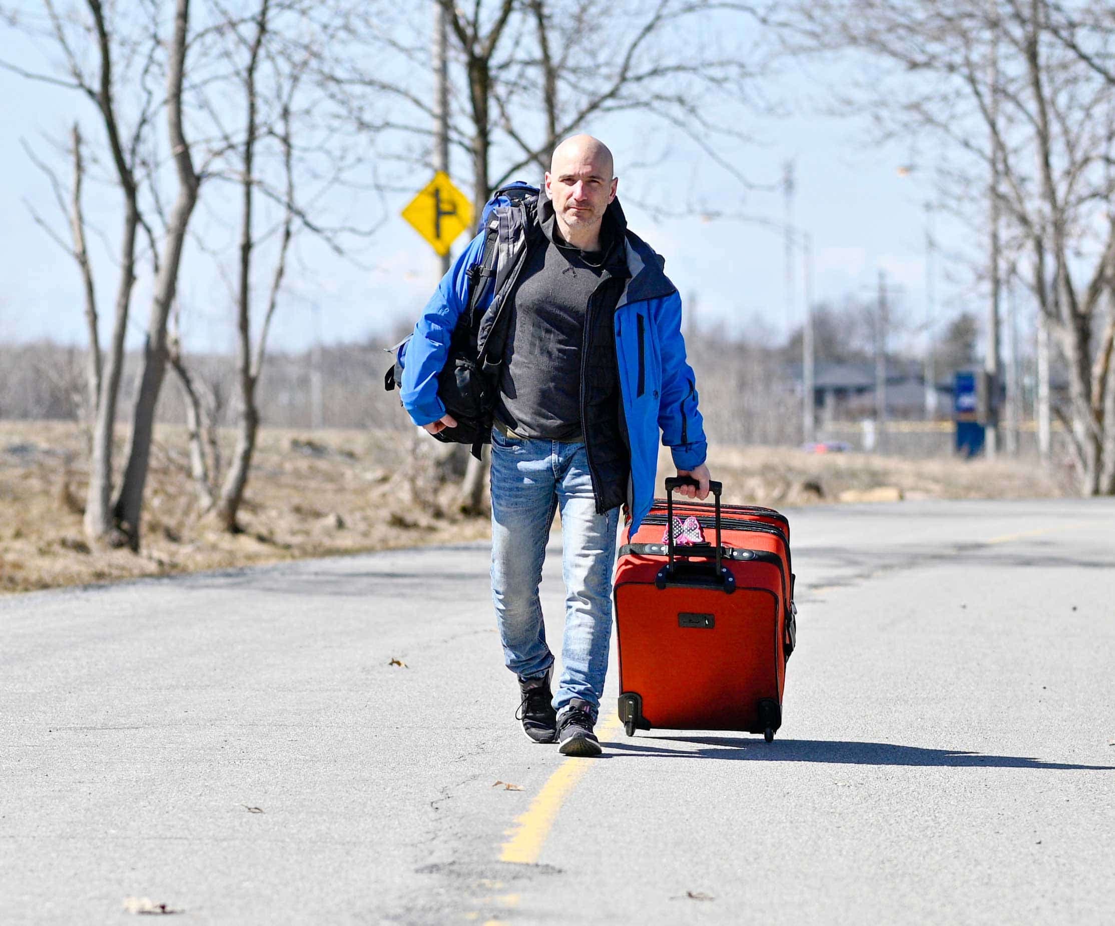 Le peintre résidentiel Stéphane Beaudin se préparait à prendre l’avion lundi soir en direction de Bucarest, en Roumanie, pour venir en aide à des réfugiés ukrainiens.