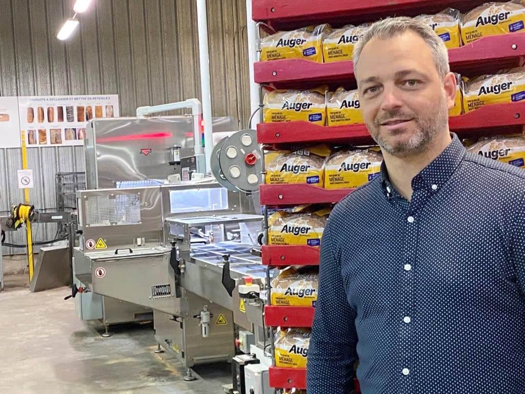 Guillaume Talbot, président de la Boulangerie Auger, affirme que ses salariés d’usine font beaucoup d’heures supplémentaires parce que les travailleurs étrangers temporaires tardent à arriver.