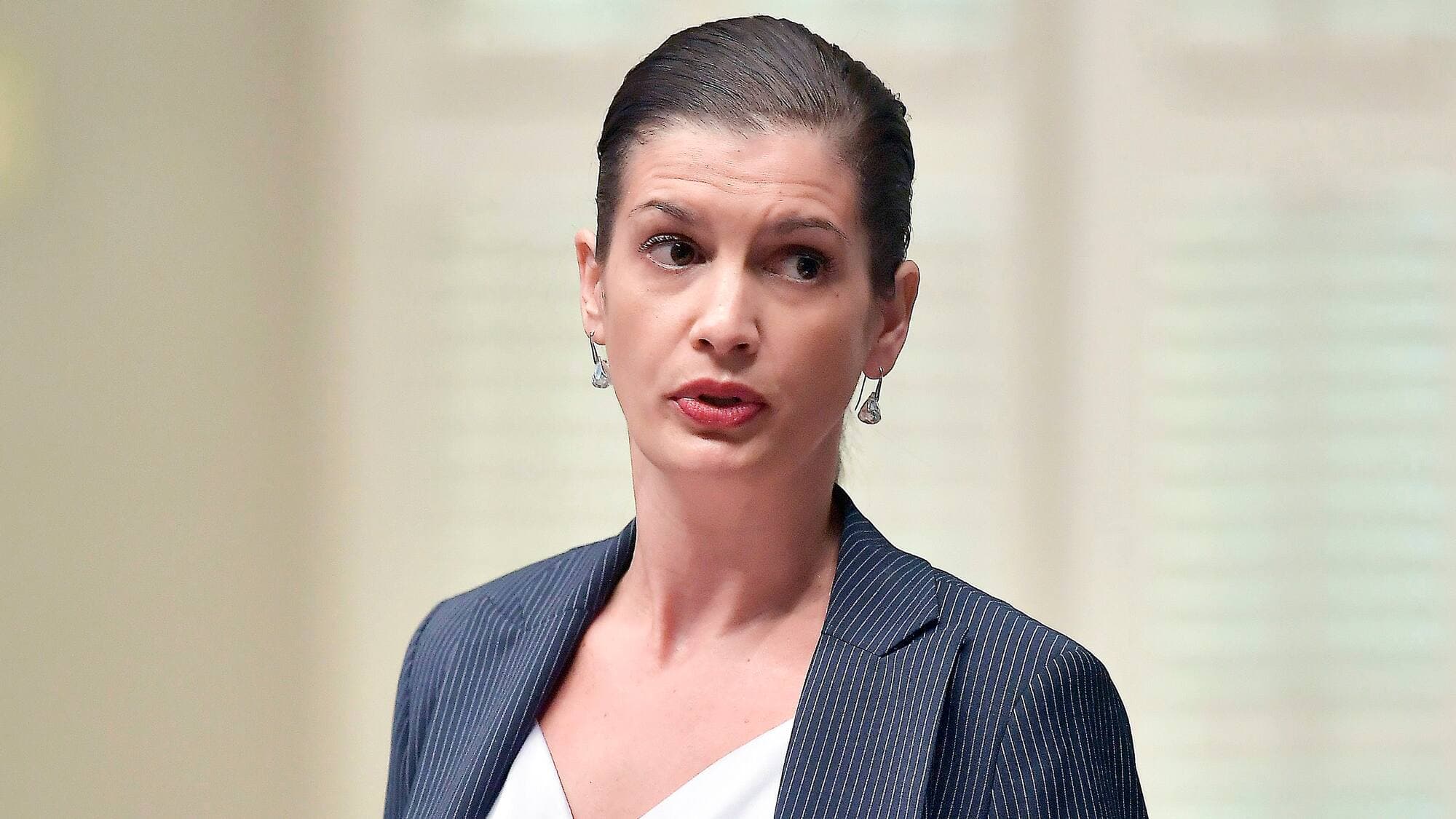 La vice-première ministre et ministre des Transports, Geneviève Guilbault