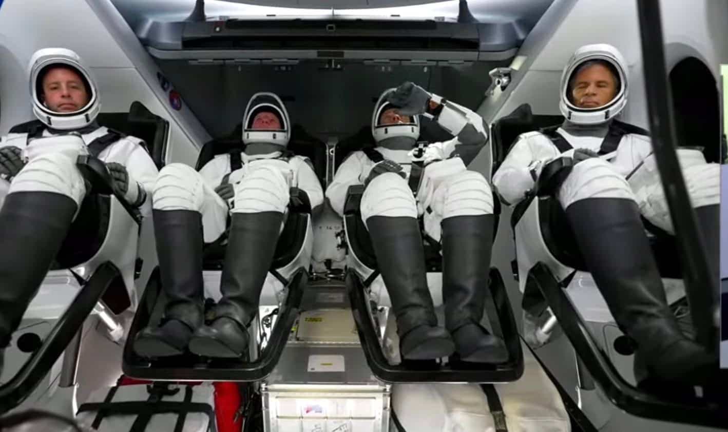 Des touristes à bord de la mission de SPACE en 2022.