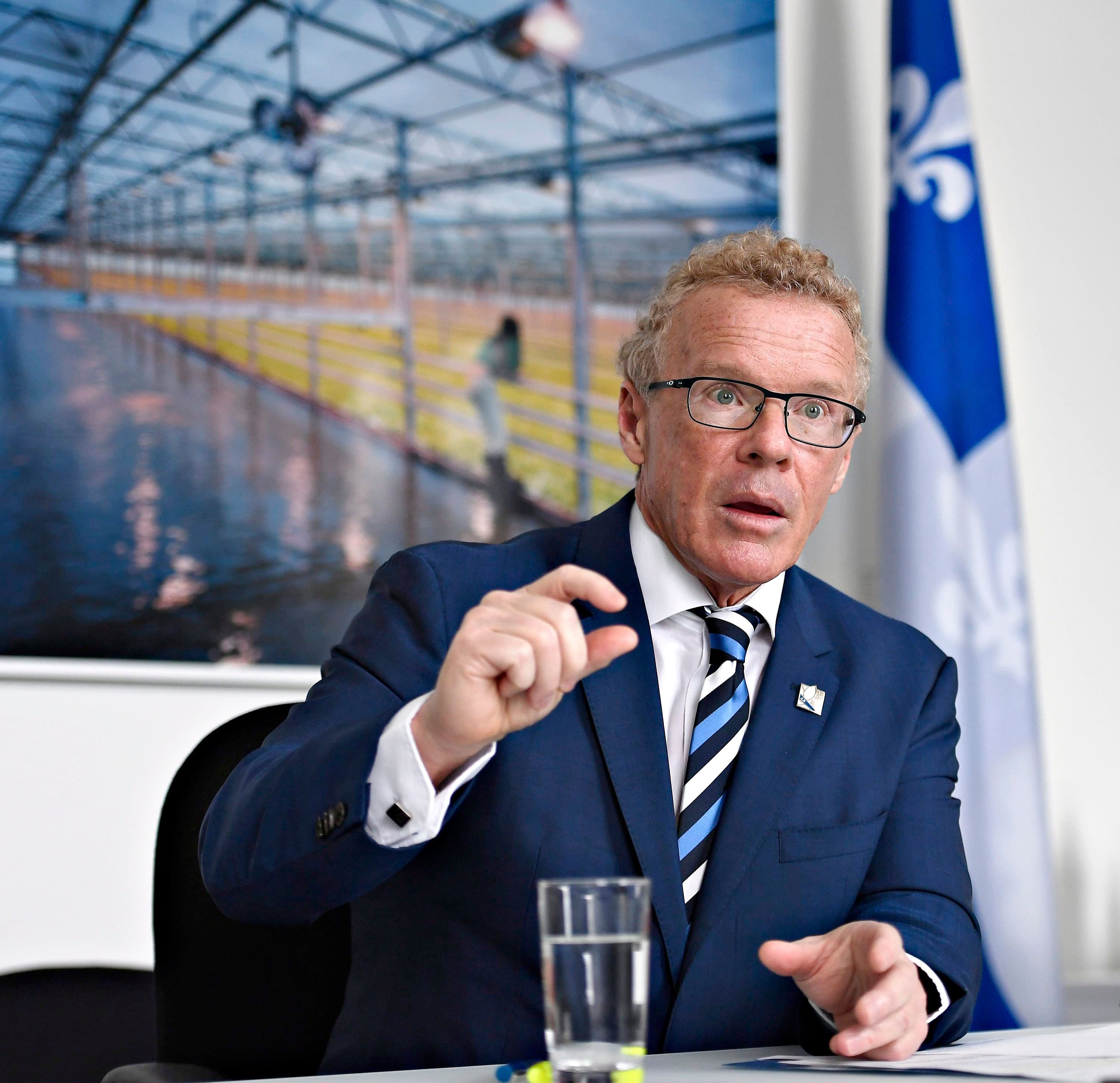 Le ministre Jean Boulet estime que la maîtrise du français est un atout notamment pour répondre à la pénurie de main-d’œuvre en régions, qui est particulièrement criante.