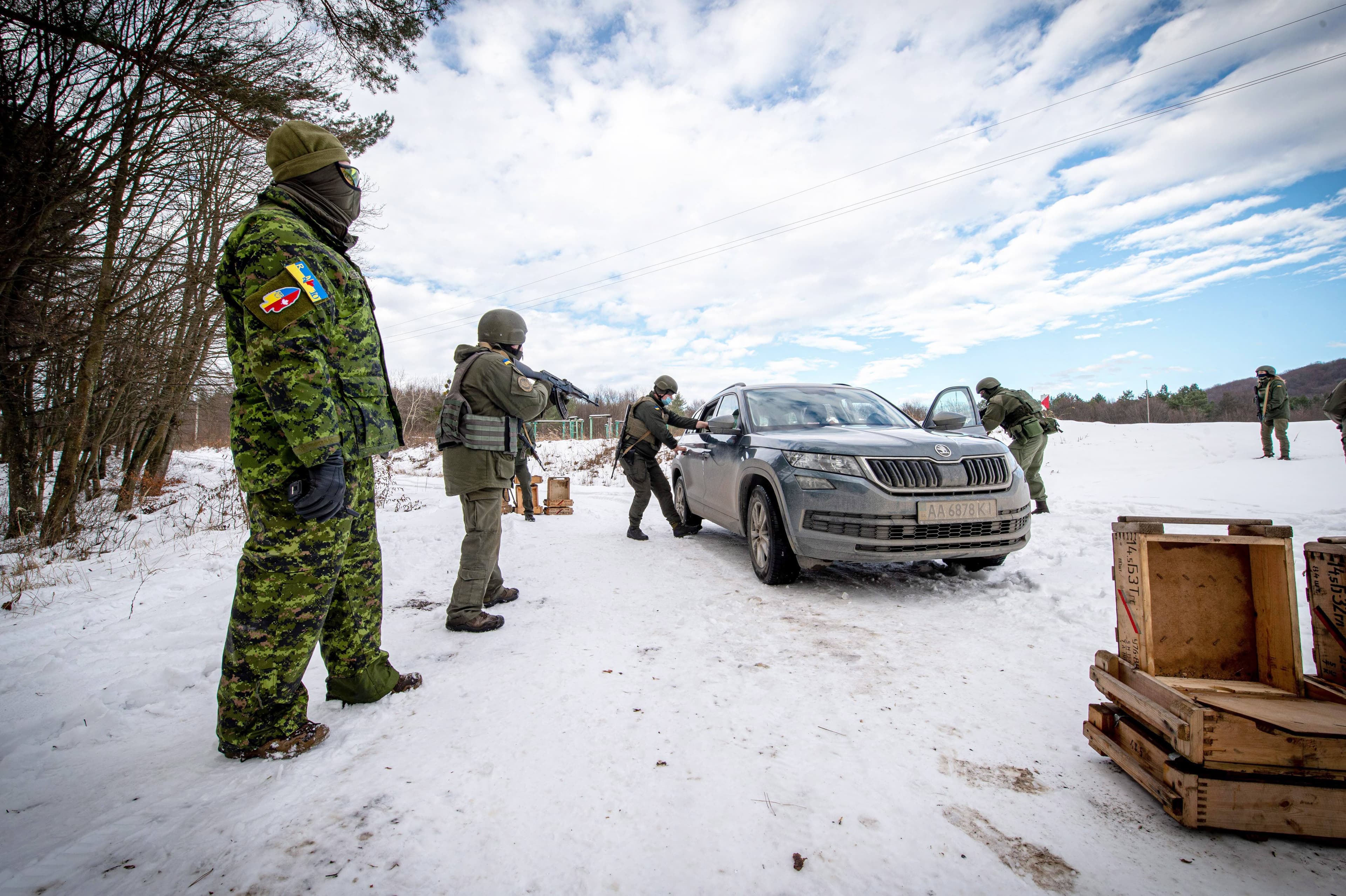 La Garde nationale ukrainienne a pratiqué la gestion d’un point de contrôle.