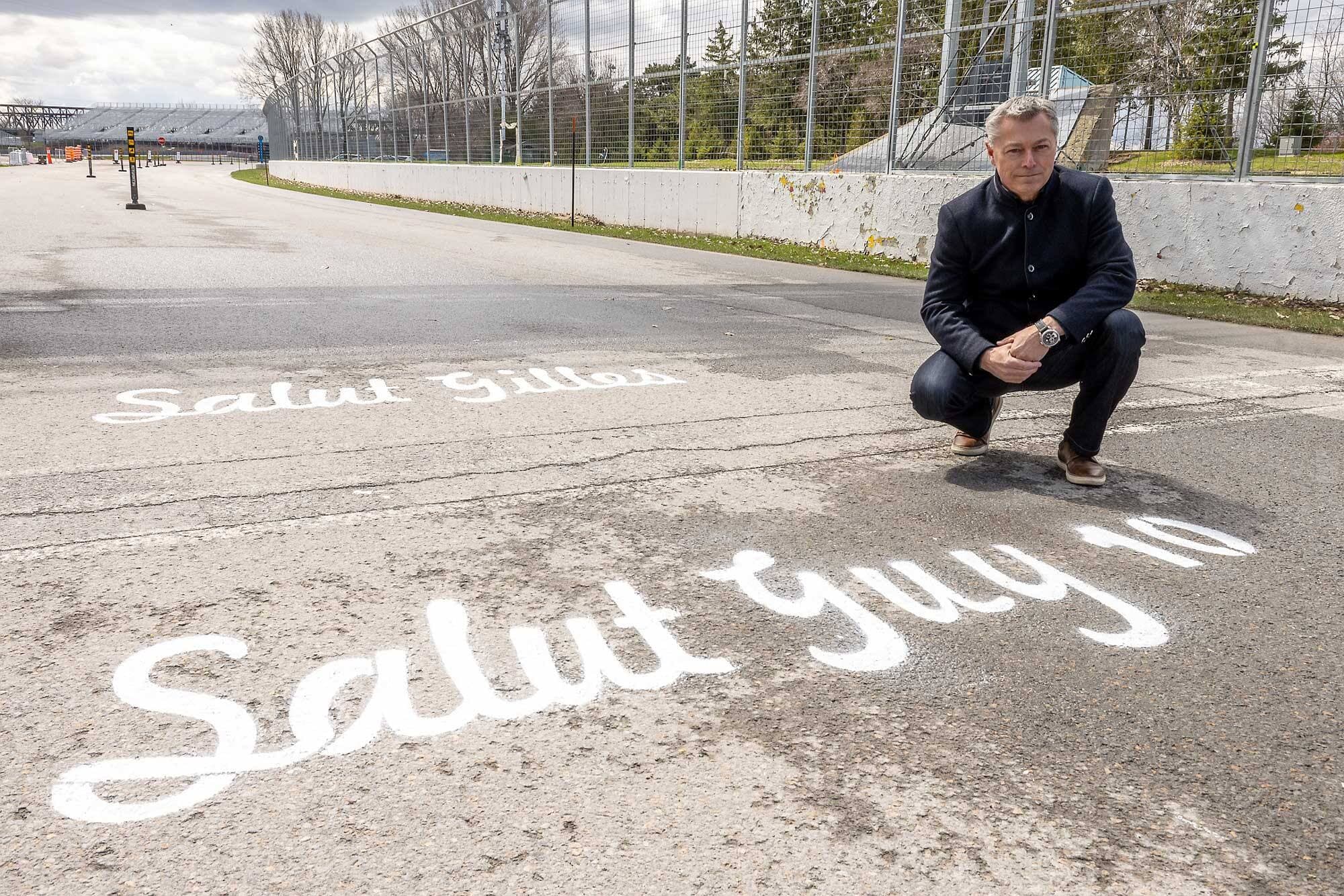 « Quand j’étais jeune, j’étais Guy Lafleur. C’était mon idole », s’est souvenu François Dumontier, qui a fait inscrire « Salut Guy 10 » sur le circuit Gilles-Villeneuve.