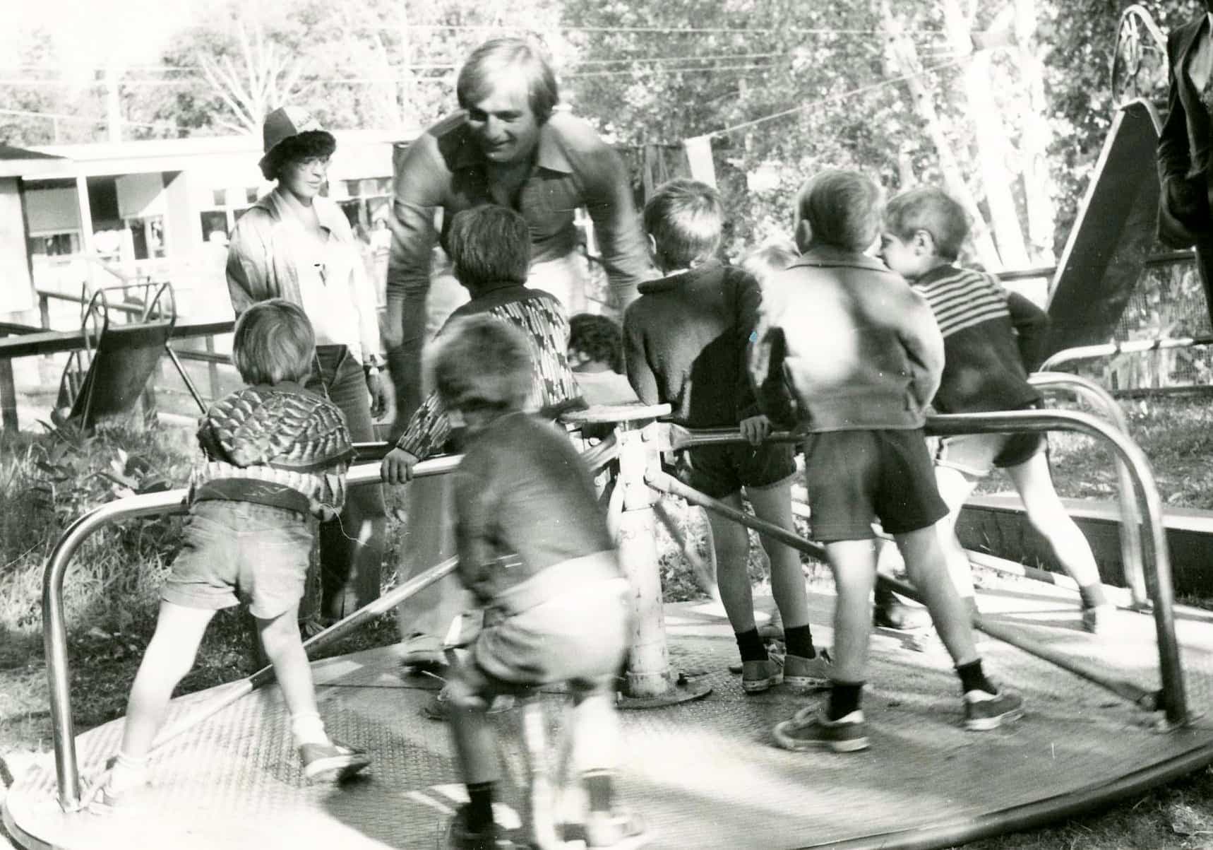 Le numéro 10 passait une journée par été au camp Papillon avec les enfants.