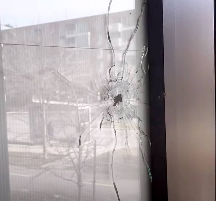 La maison a été ciblée à nouveau, vendredi.