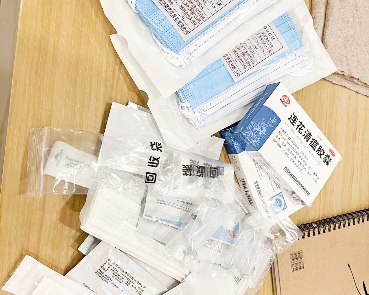 Les résidents de Shanghai ont reçu des tests de dépistage à réaliser tous les deux jours à la maison.