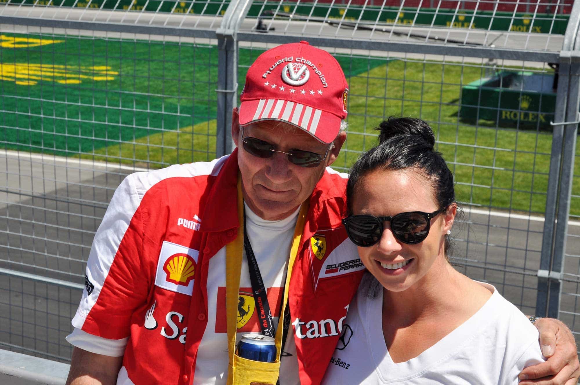 Stephanie Clarke a assisté à de nombreux Grands Prix à Montréal au fil des ans avec son père, James. Ce dernier, qui digère mal la nouvelle politique en matière d’alcool, a assisté à tous les Grands Prix de F1 présentés en sol québécois au cours des 30 dernières années.