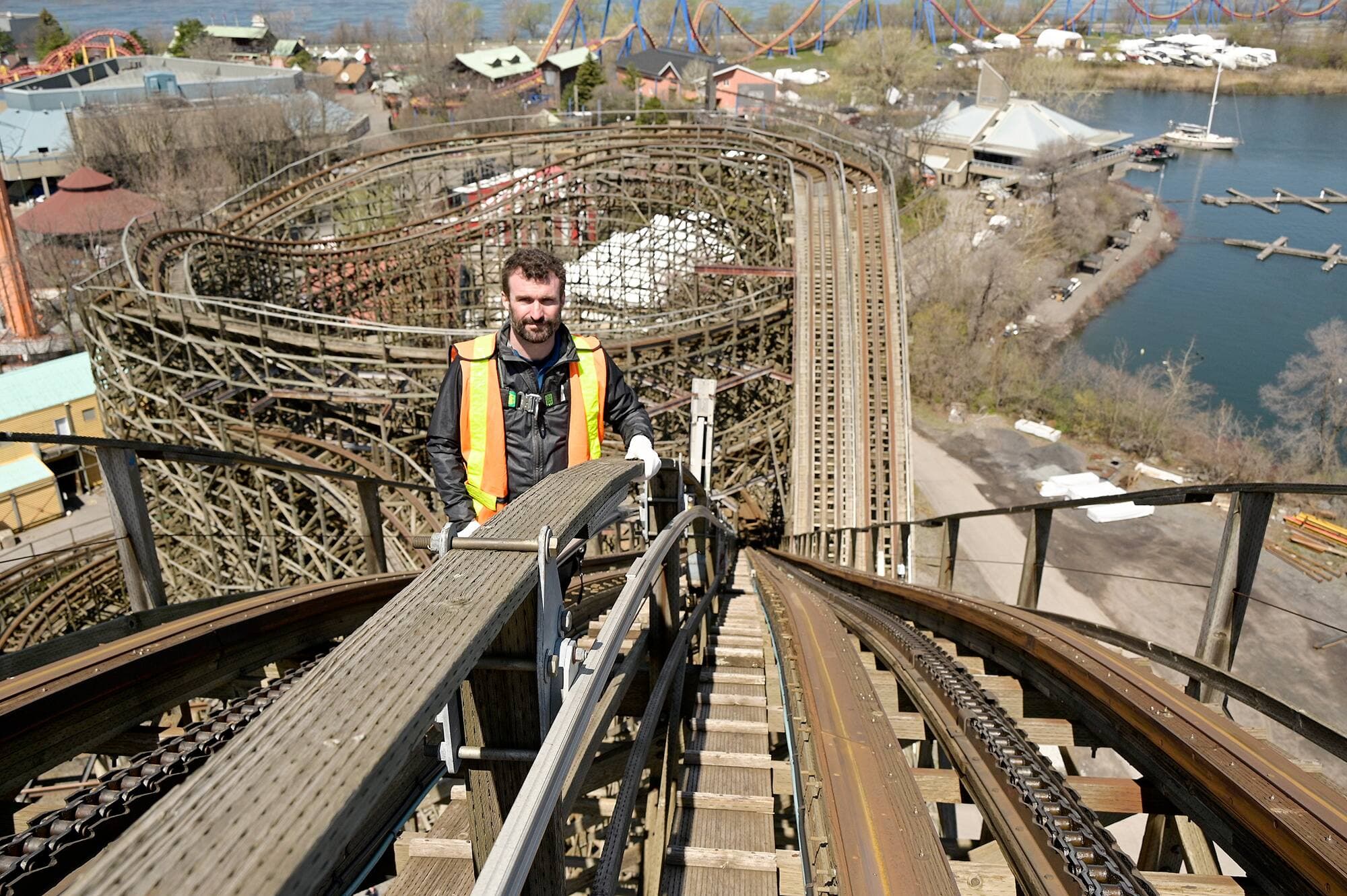 L’immensité du Monstre est surtout perceptible lorsqu’on l’escalade et qu’on le voit se déployer sous soi, comme a pu le constater notre chroniqueur Louis-Philippe Messier.