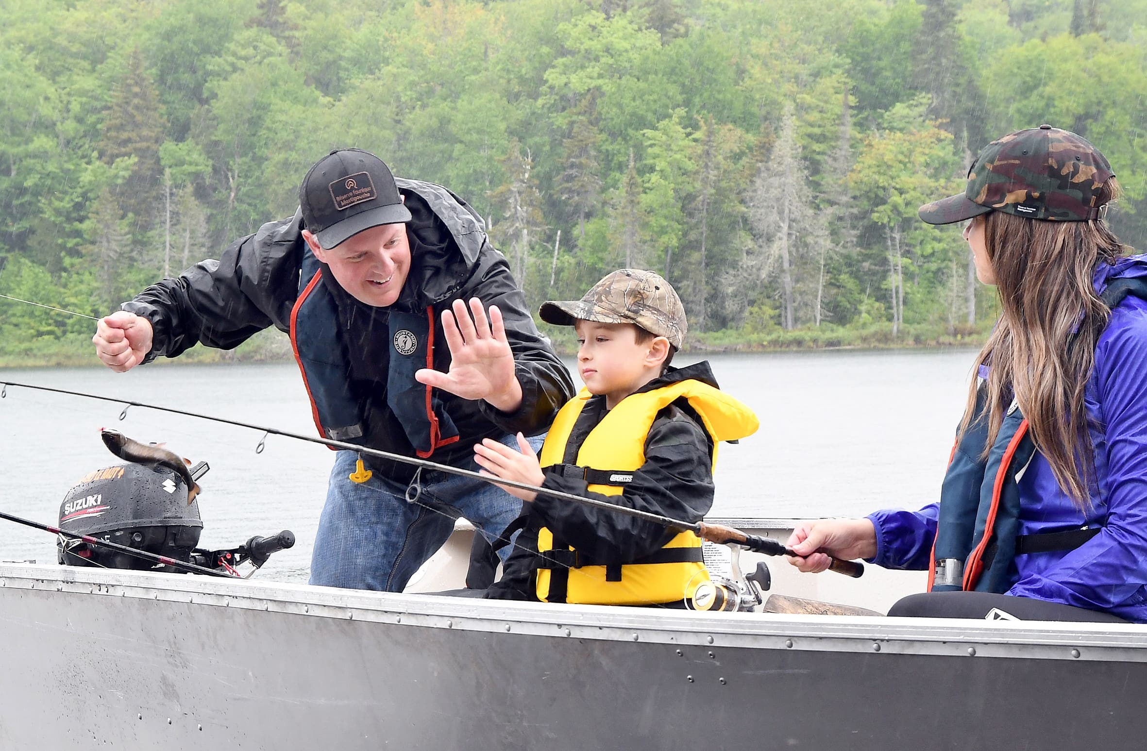Pratiquer la pêche en famille demeure une des activités les moins dispendieuses, et des équipements peuvent s’acheter pour un prix très abordable.