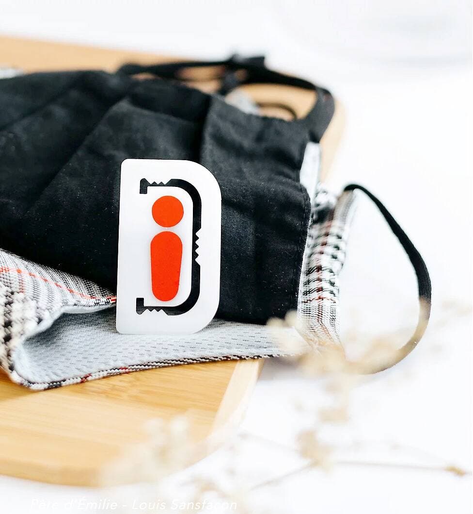 Certaines personnes immunodéficientes porteront un Immunoclip pour identifier leur condition.