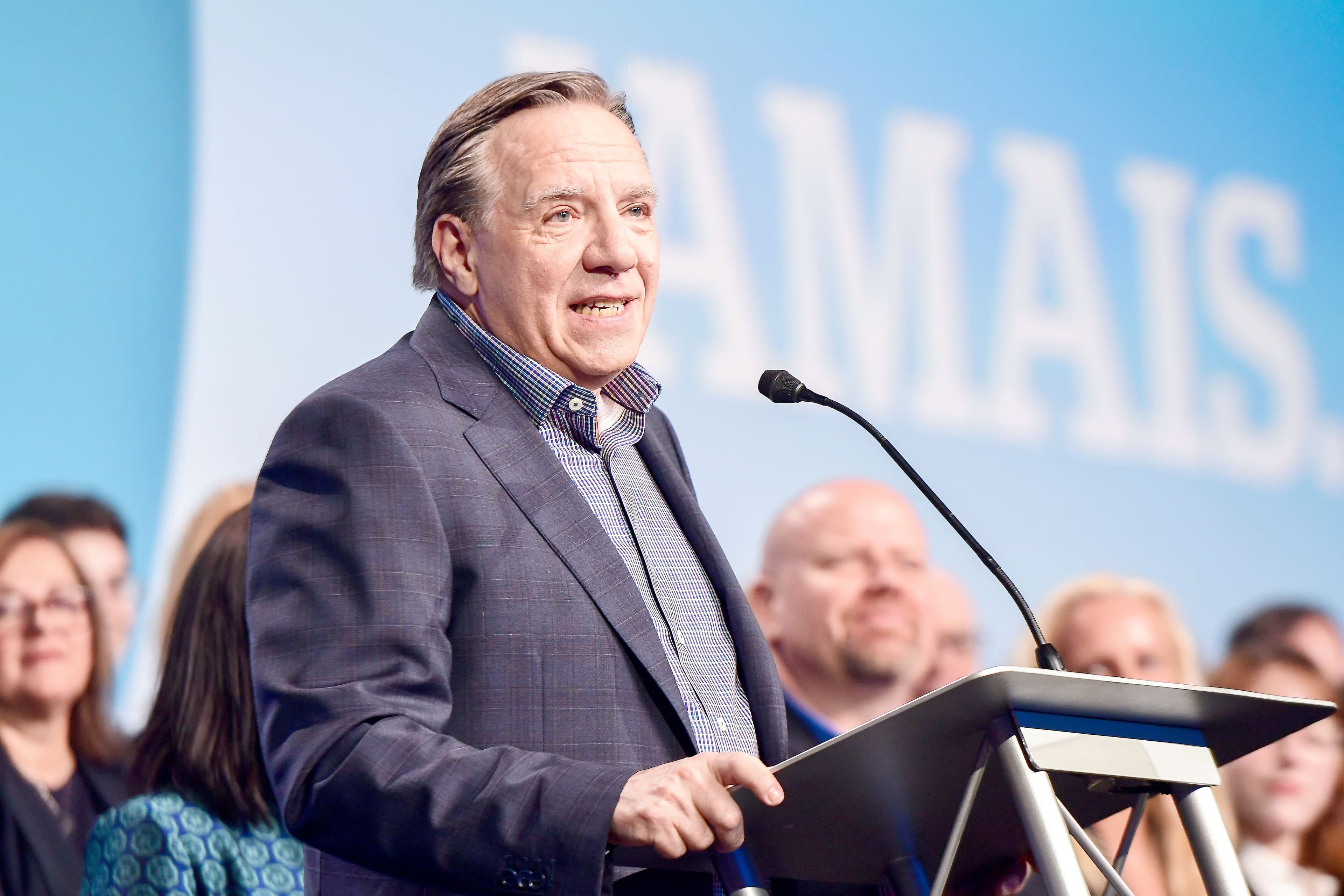 La question de l’immigration est si complexe qu’elle nécessiterait un grand examen public, pédagogique, documenté, qui ne peut être tenu d’ici aux prochaines élections.