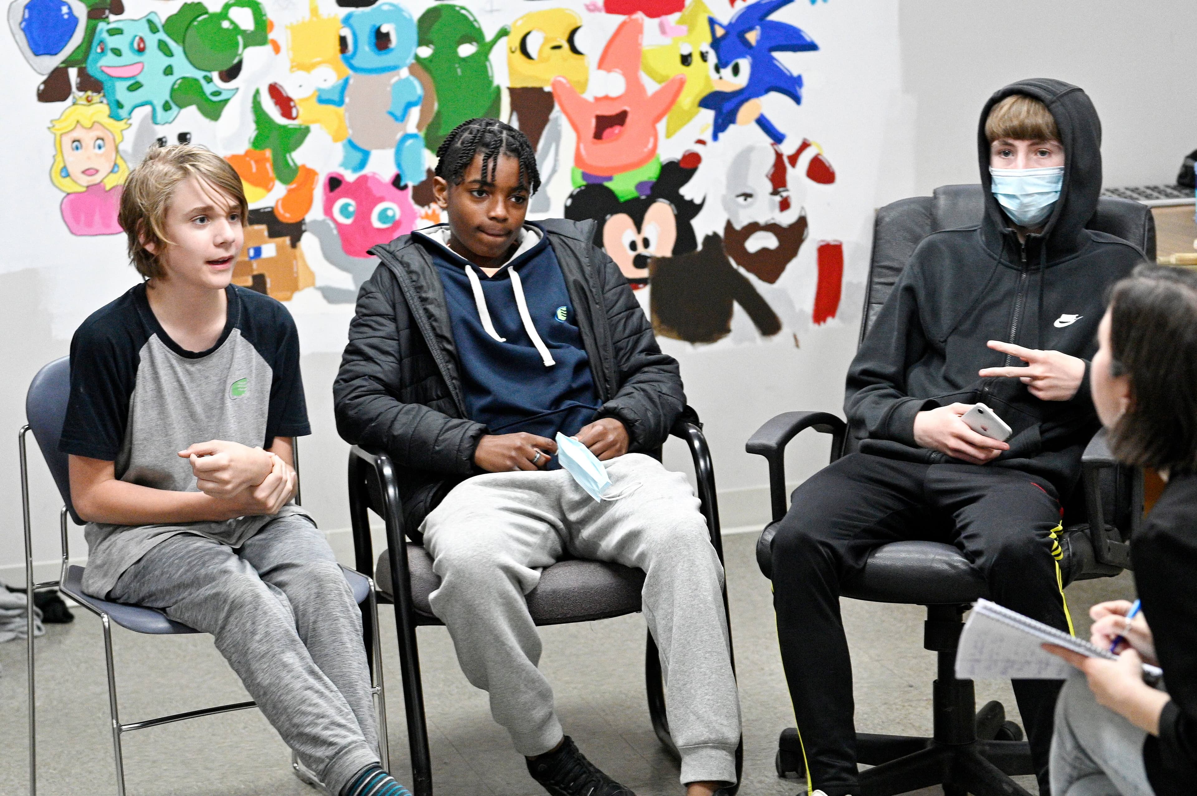 Félix Berruet, 14 ans, Ron Laviatrice, 16 ans, et Noa Livet-Pages, 15 ans, font partie des adolescents rencontrés à la Maison des jeunes Le Squatt d’Ahuntsic.