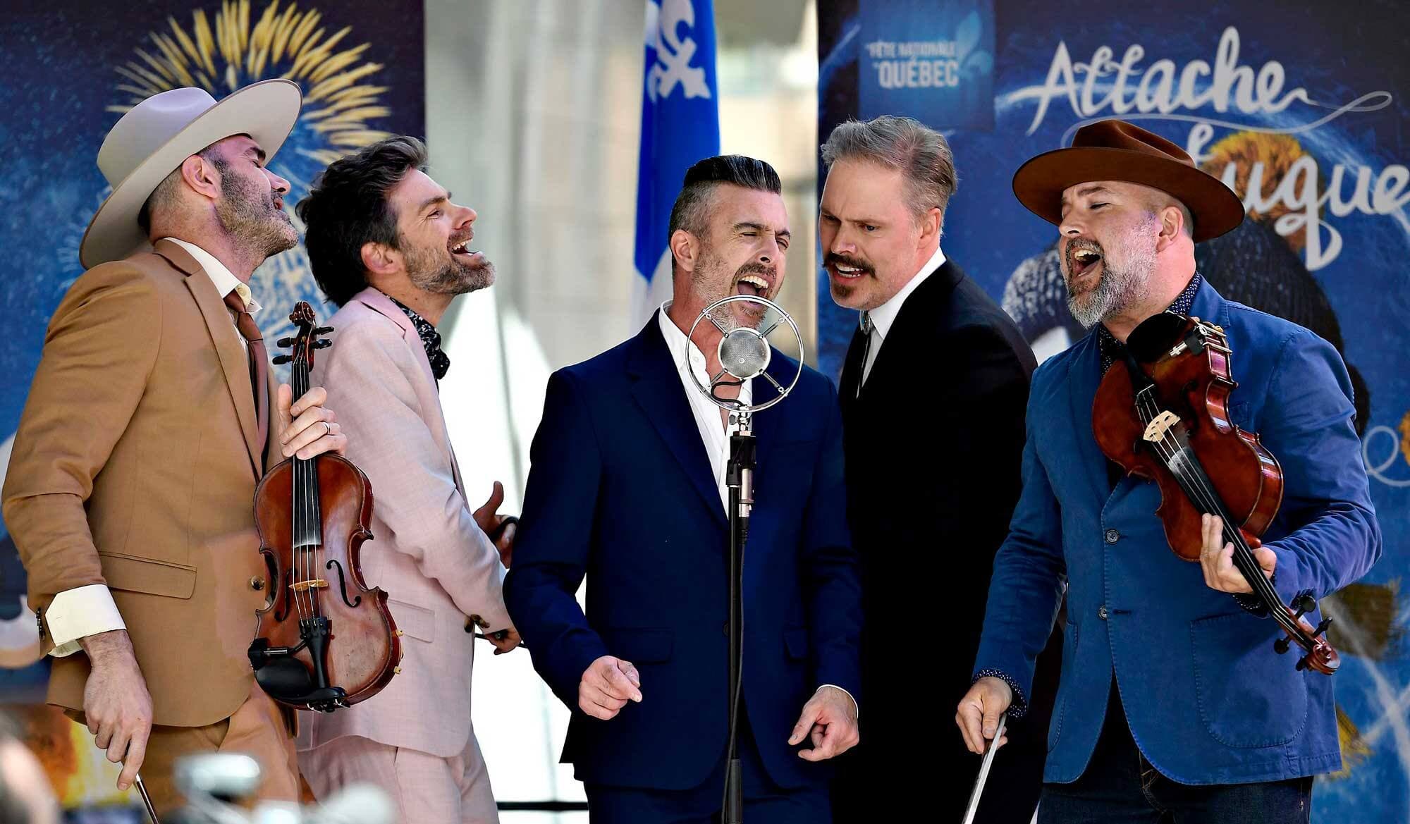 Salebarbes a donné le coup d’envoi des festivités de la Fête nationale en chantant un de ses succès devant les journalistes, jeudi, au Musée de la civilisation, où ont été dévoilés les artistes qui prendront part au spectacle du 23 juin, sur les plaines d’Abraham.