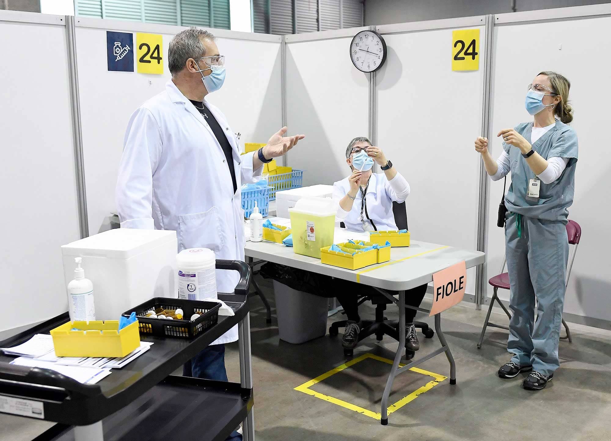 Pas moins de 4505 contrats ont été octroyés en vertu du décret d’urgence sanitaire, notamment pour des fournitures médicales comme des seringues et des masques.