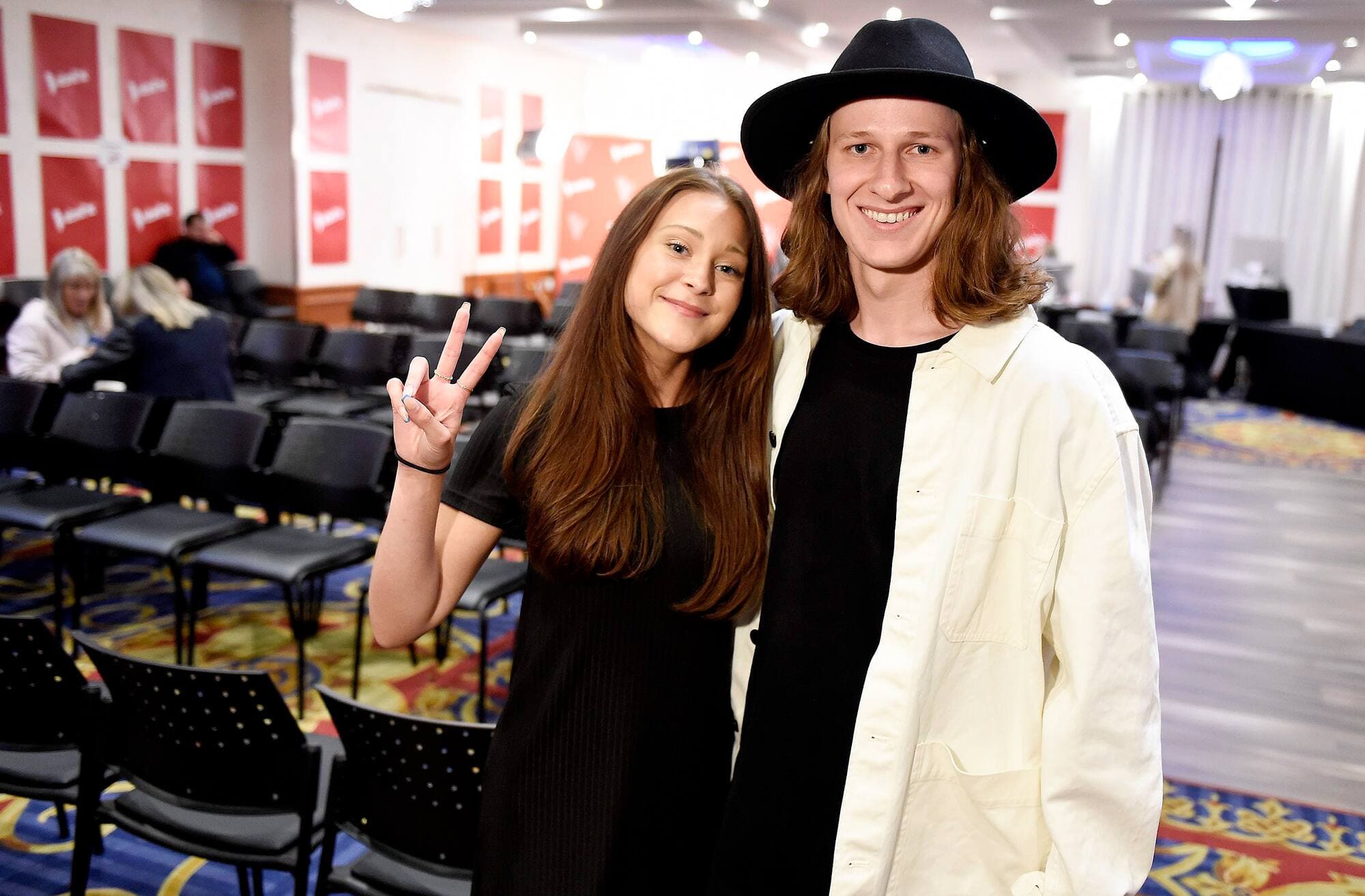 Les gagnants de La Voix Josiane Comeau et Félix Lemelin sont allés à la rencontre des candidats, ce jeudi, à l’hôtel Plaza.