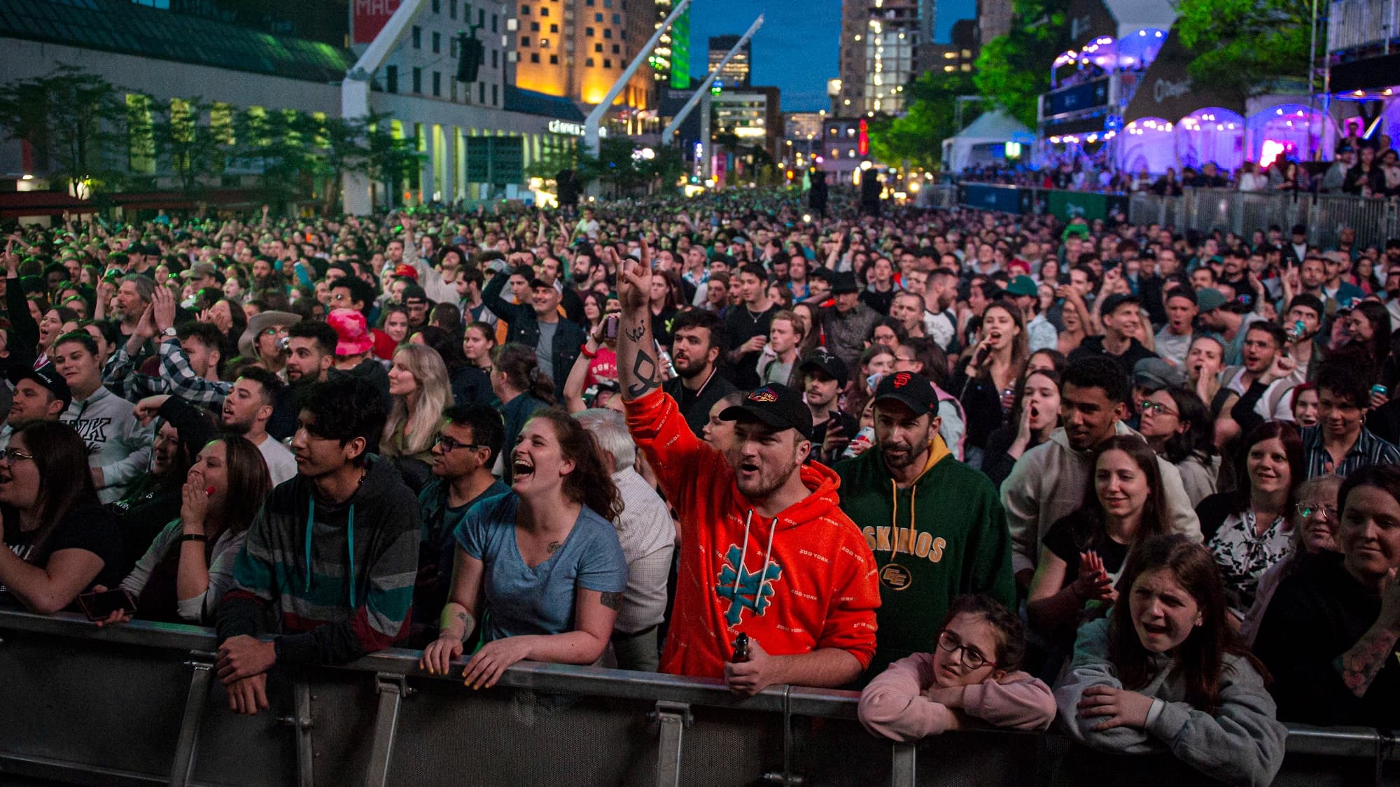 Une foule de spectateurs venu voir performer Koriass.