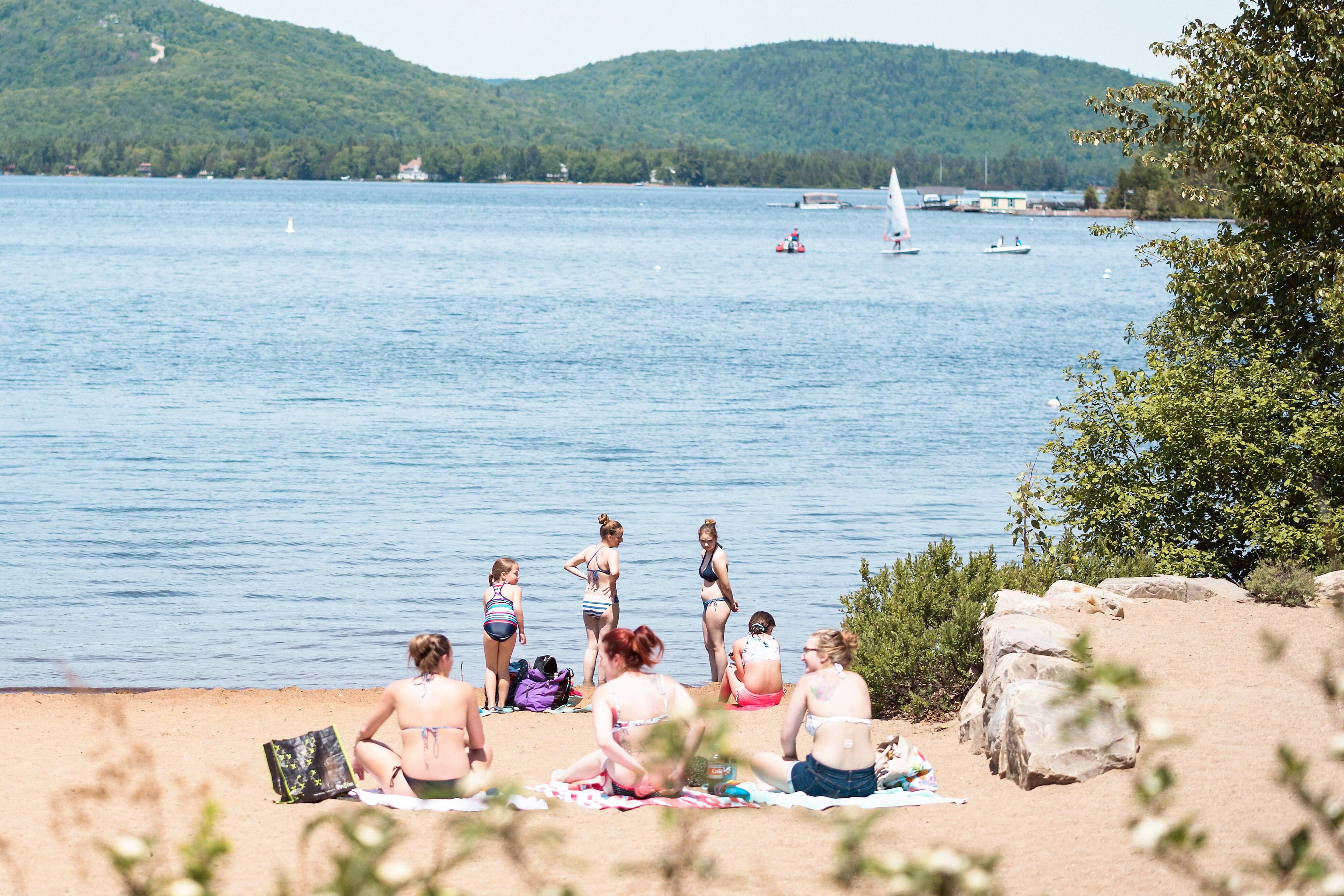 À la plage du parc des Pionniers, au lac Archambault