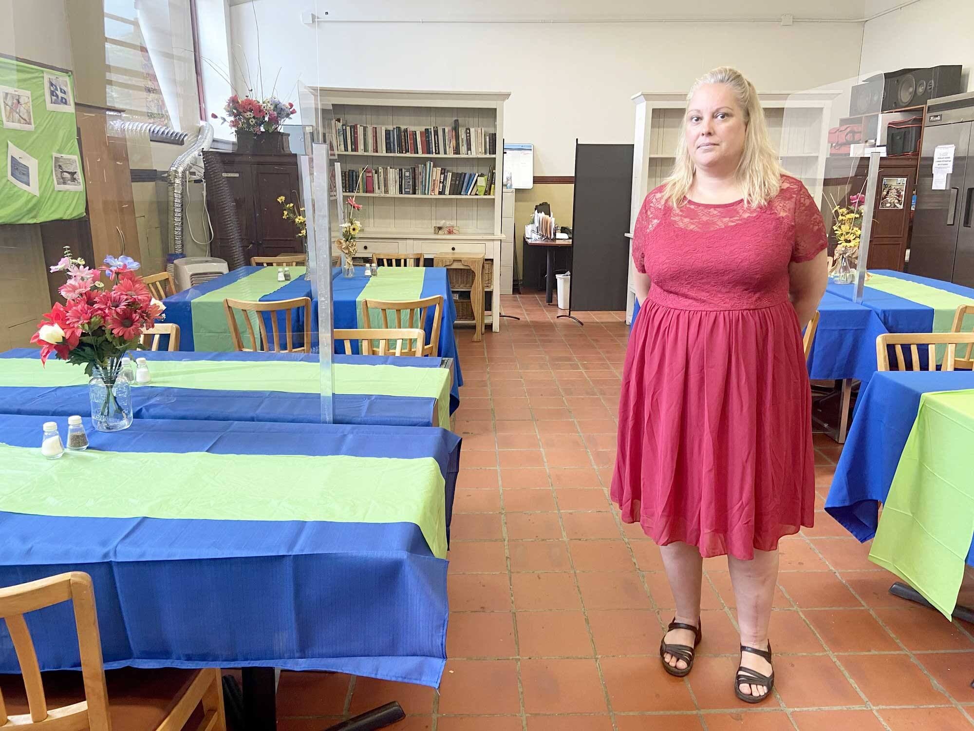 Cécilia Lessard constate chaque jour à quel point les gens ont faim. L’organisme qu’elle dirige offre des repas cuisinés et livrés pour 5$ aux aînés en perte d’autonomie.