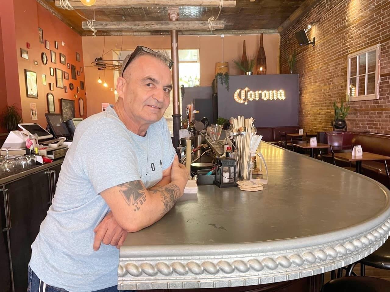 Au 1309 Taverne Urbaine, fraîchement rénovée, le propriétaire Denis Turgeon espère avoir un week-end lucratif.