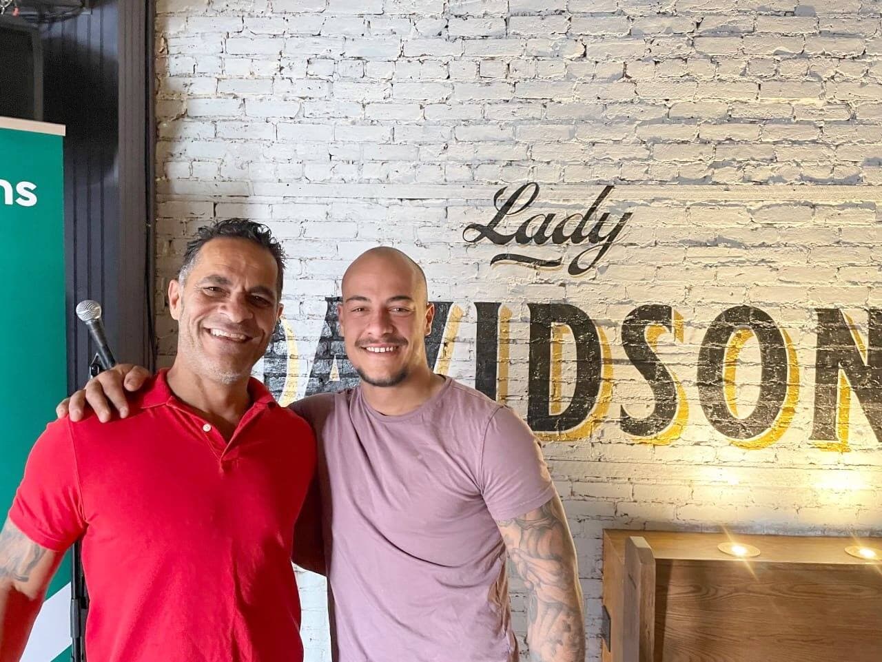 BJ Labonté et son fils Brandon s’attendaient à une grosse soirée, vendredi, à la Taverne Lady Davidson, mais pas en raison de la F1.