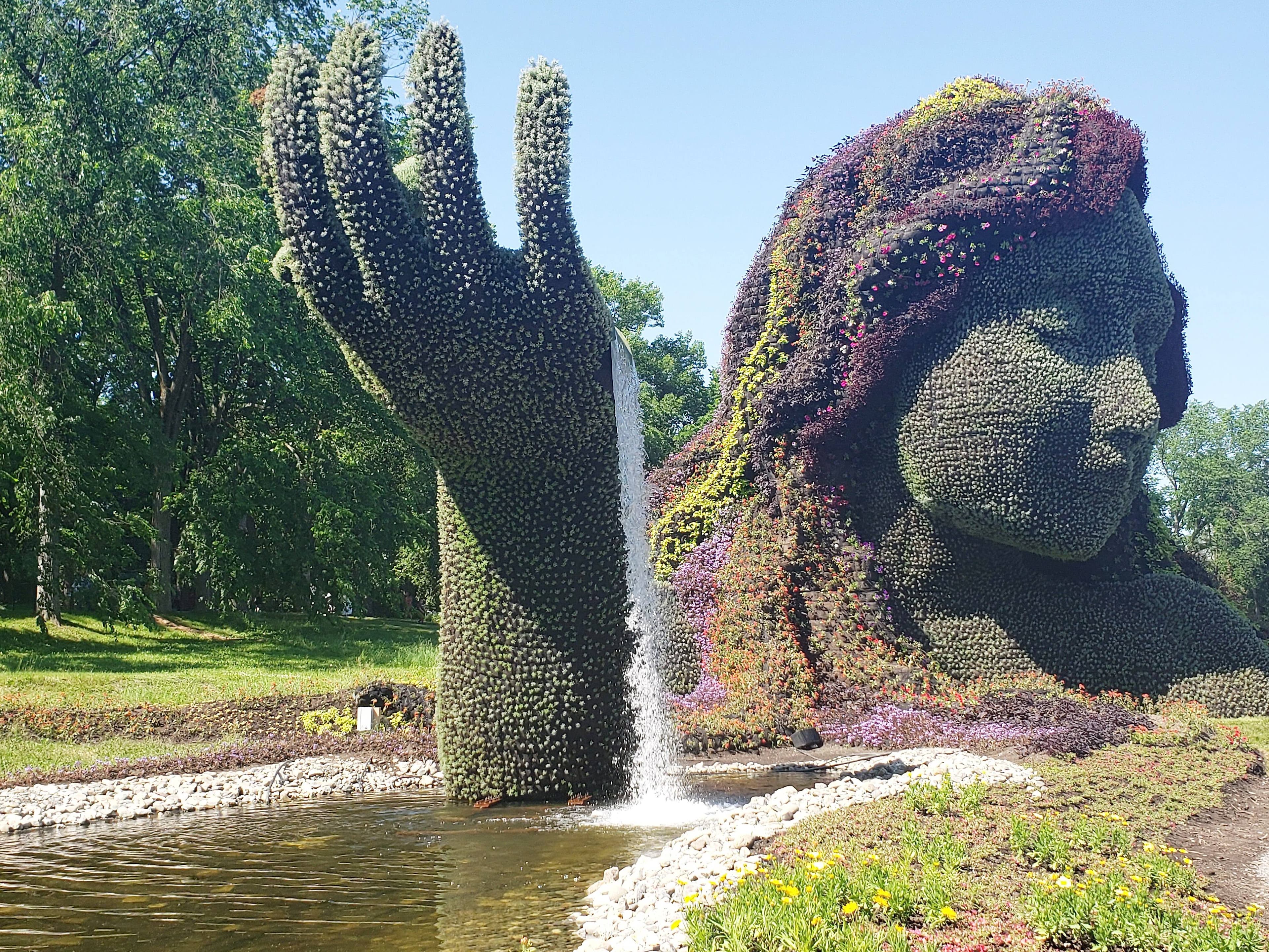 La Terre-Mère, qui est le symbole qui réconcilie l’Homme et la nature, est la pièce maîtresse de l’exposition.