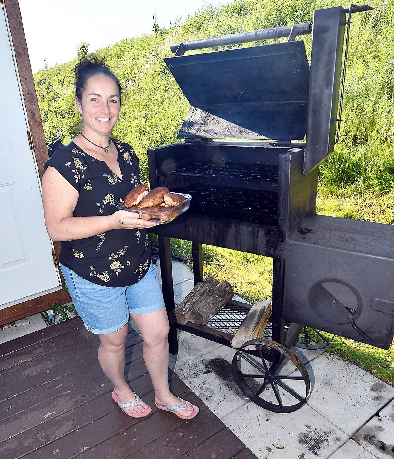 Plusieurs femmes suivent Marilyn Thibeault sur sa page Facebook, où elle partage ses idées de barbecue.