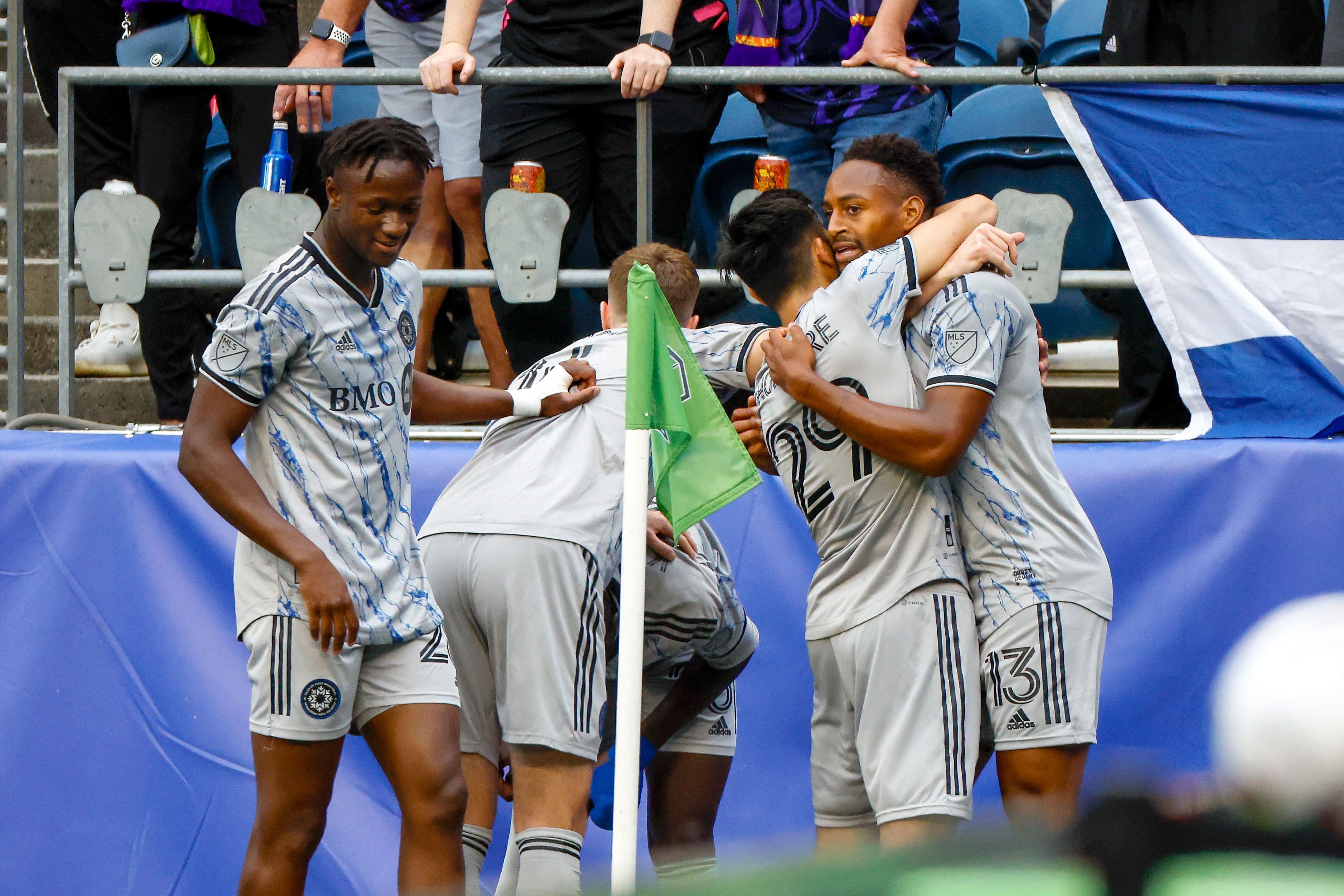 Les joueurs du CF Montréal célèbrent un but de Mason Toye face aux Sounders de Seattle, le 29 juin dernier.